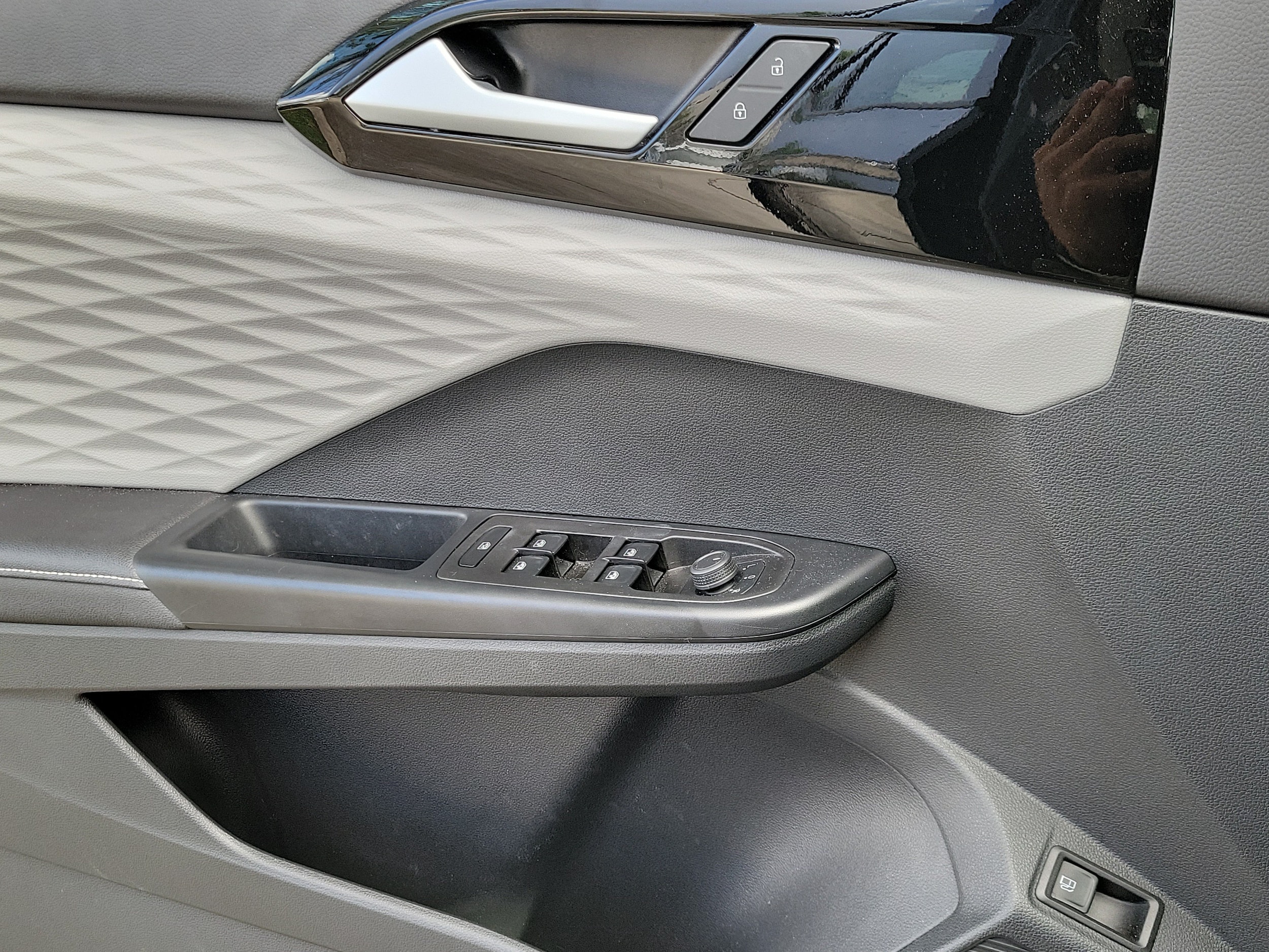 2024 Volkswagen Taos S - Photo 18