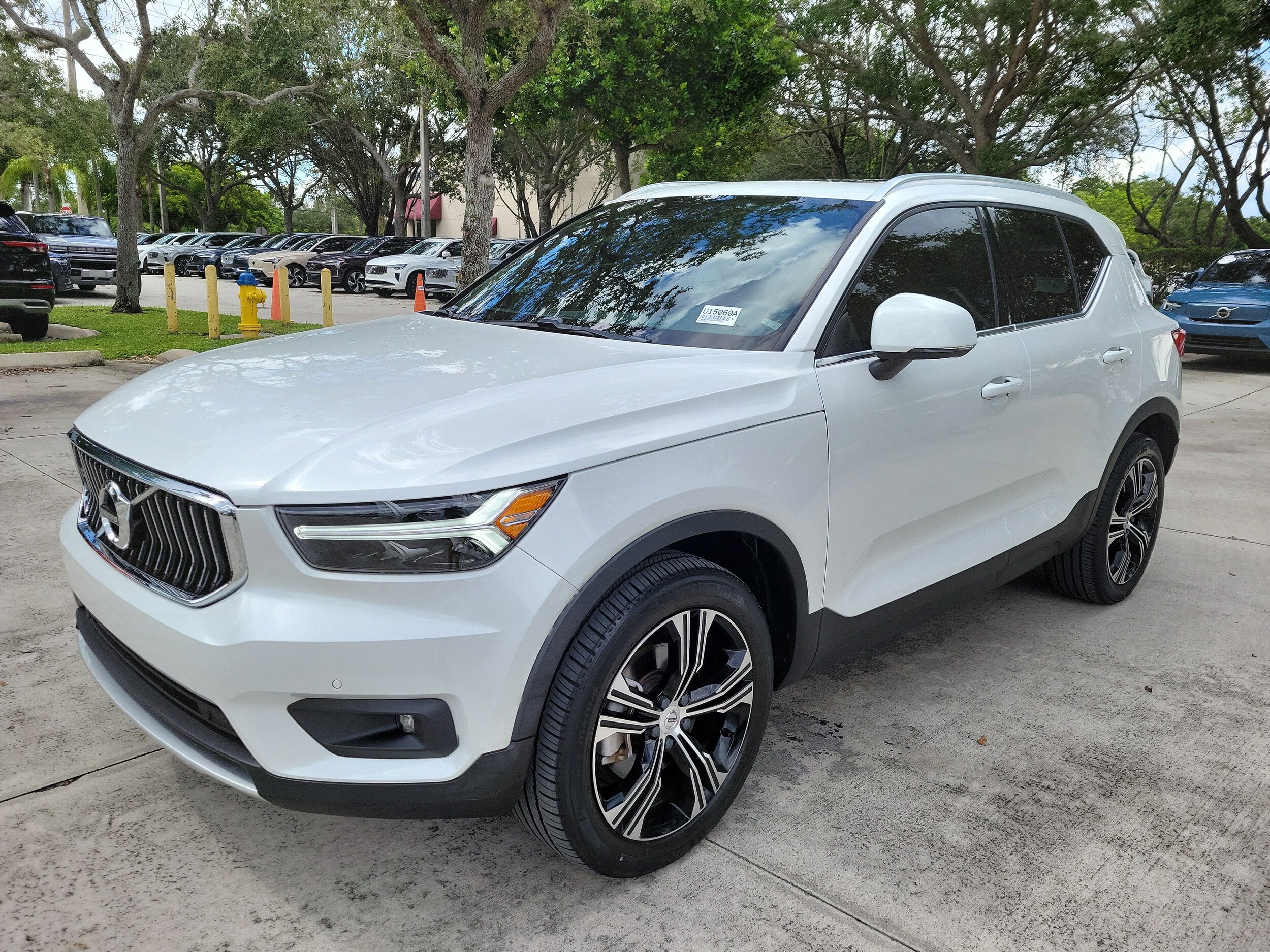 2022 Volvo XC40 Inscription photo 2
