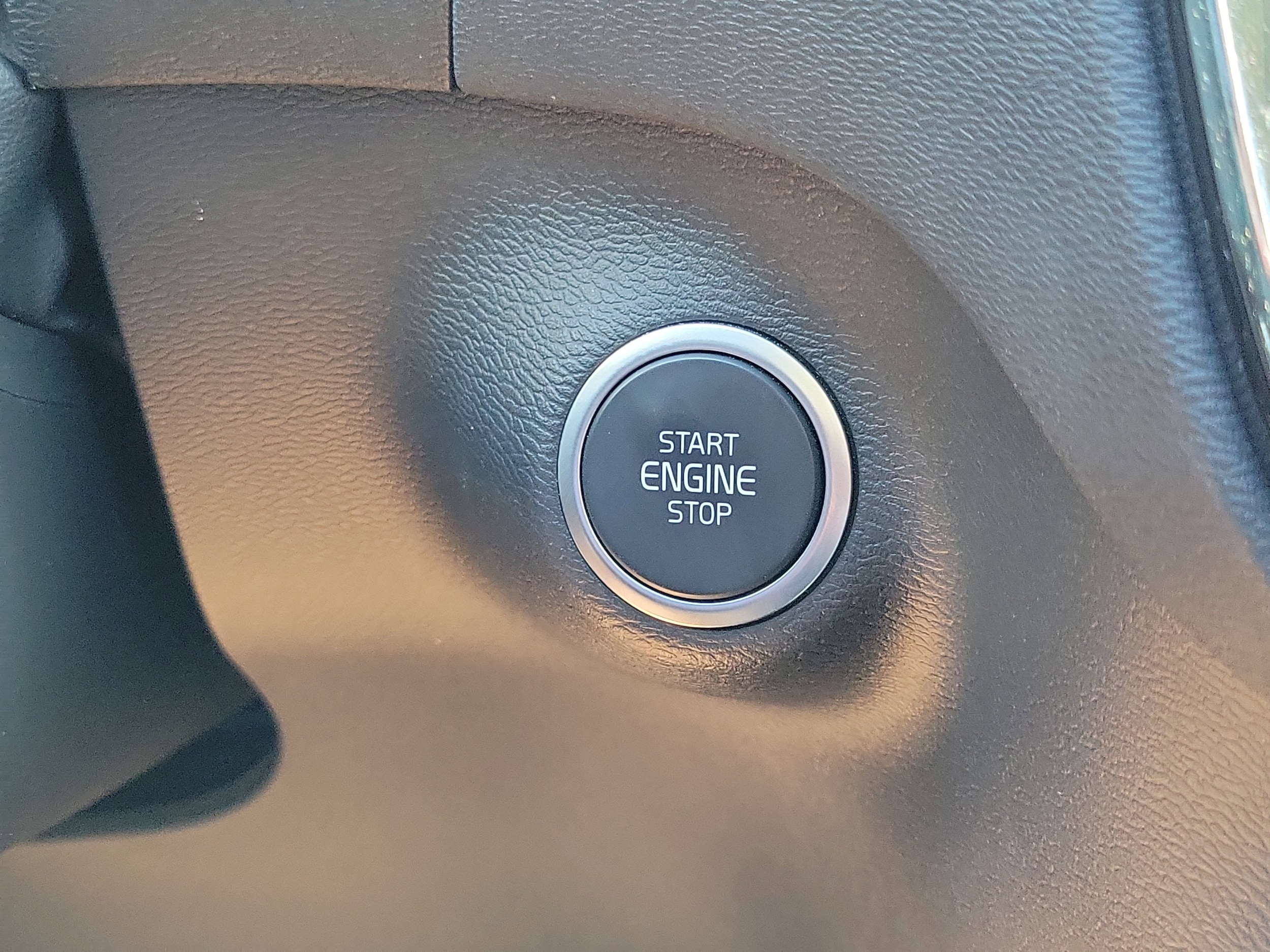 2025 Volvo XC40 Core - Photo 27