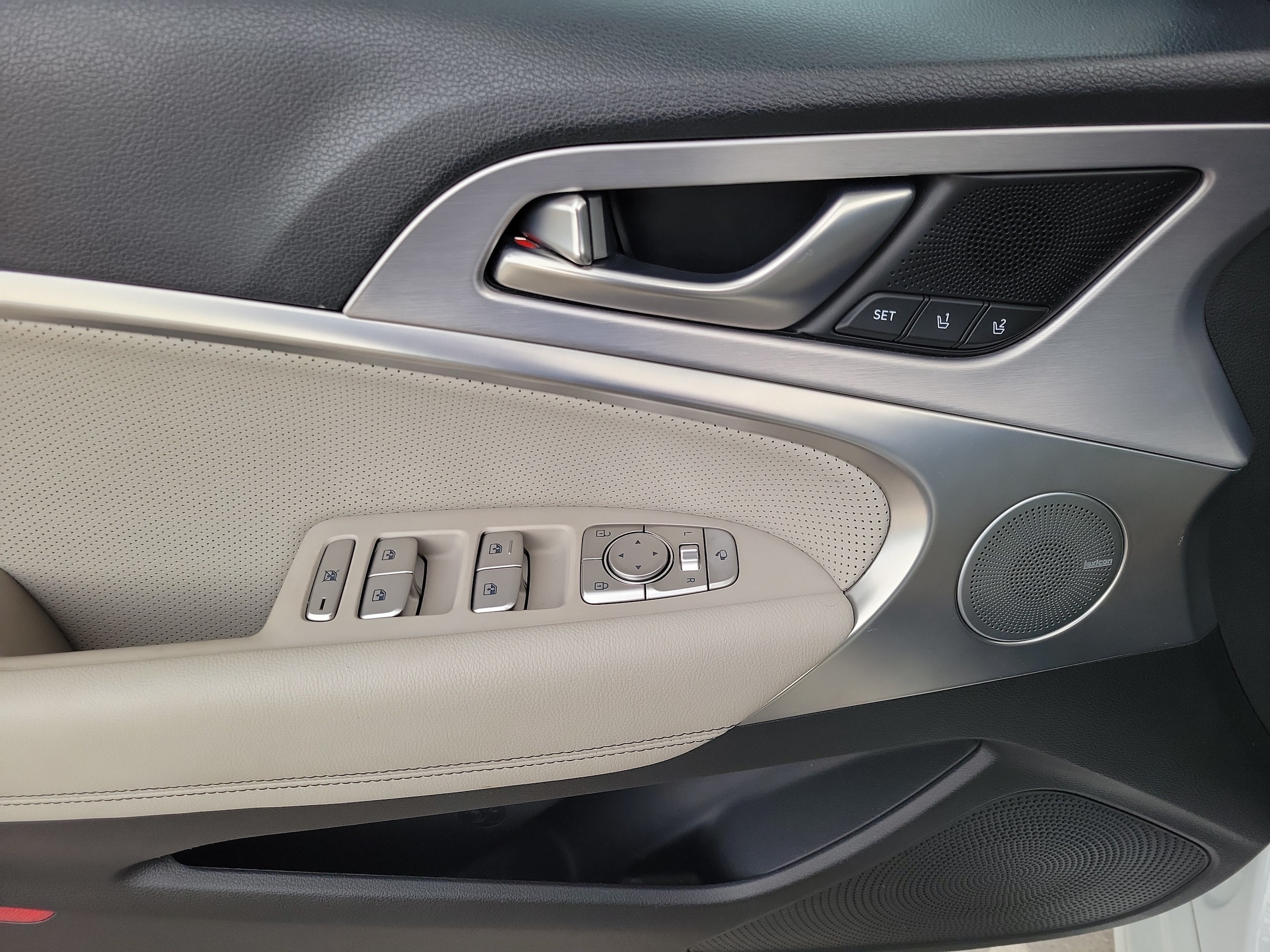 2021 GENESIS G70 Standard - Photo 17