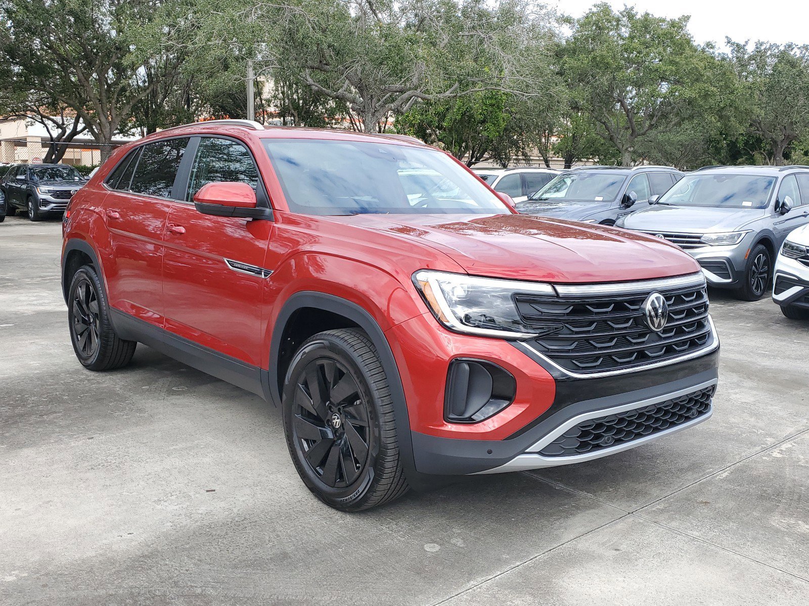 2025 Volkswagen Atlas Cross Sport SE Technology photo 3