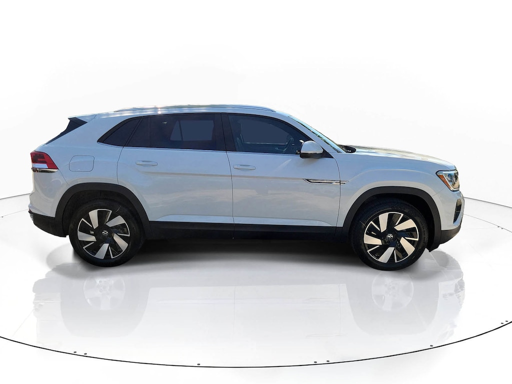 New 2026 Volkswagen Atlas Cross Sport 2.0T SE w/Technology SUV