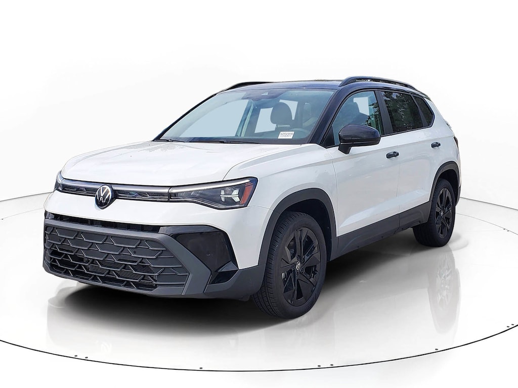 New 2026 Volkswagen Taos 1.5T SE Black SUV