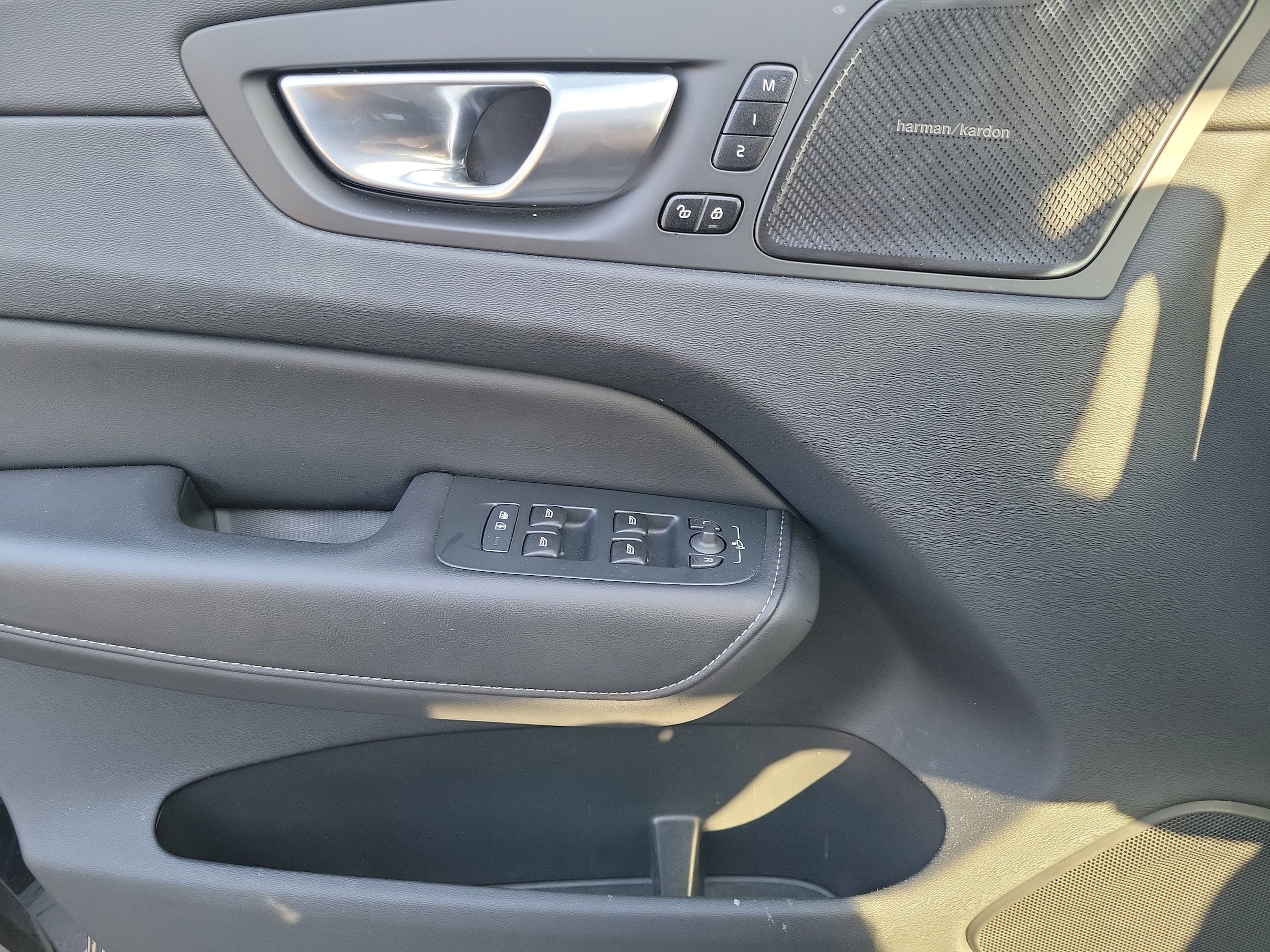 2023 Volvo XC60 Ultimate - Photo 18
