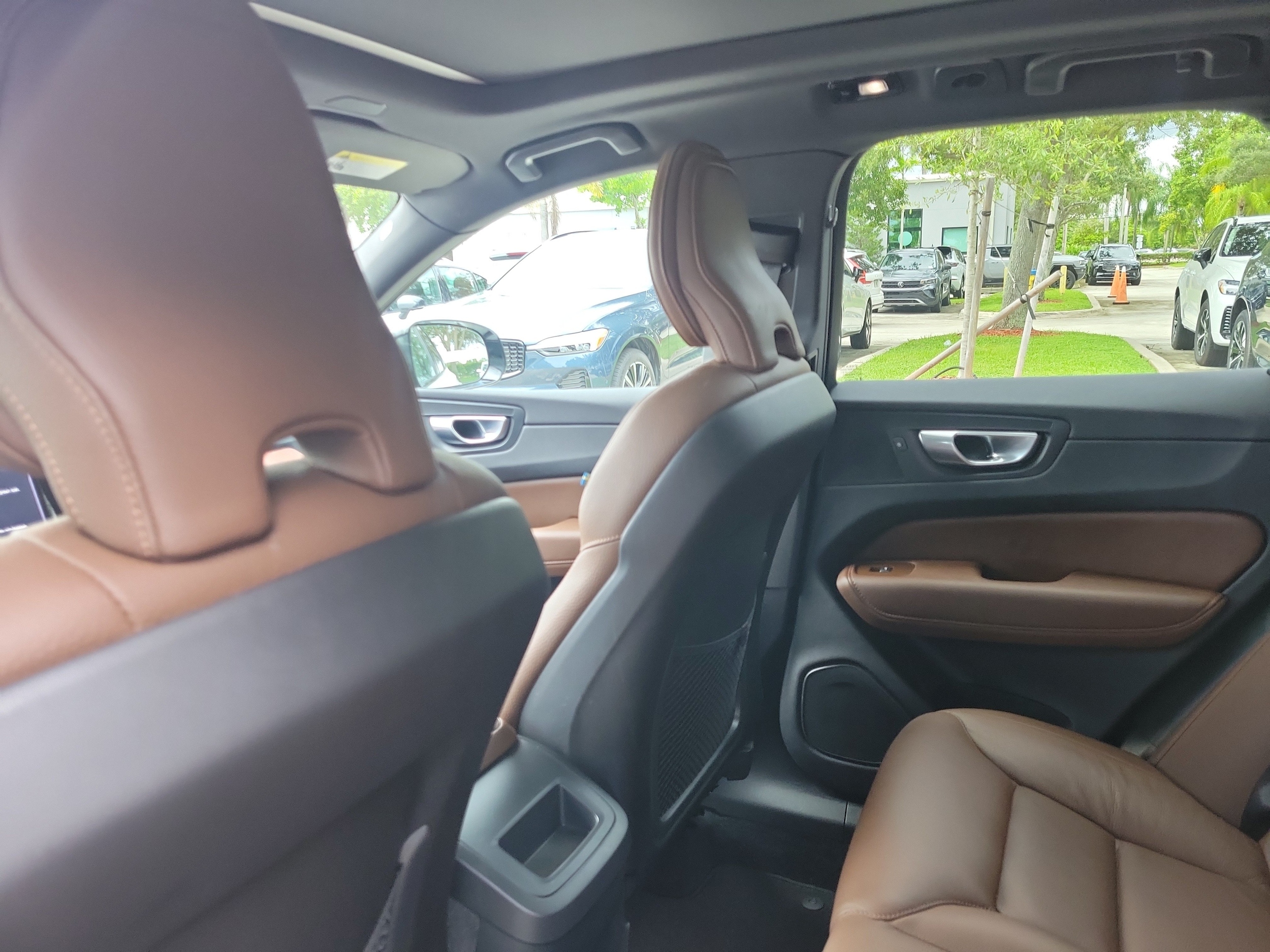 2024 Volvo XC60 Plus - Photo 13