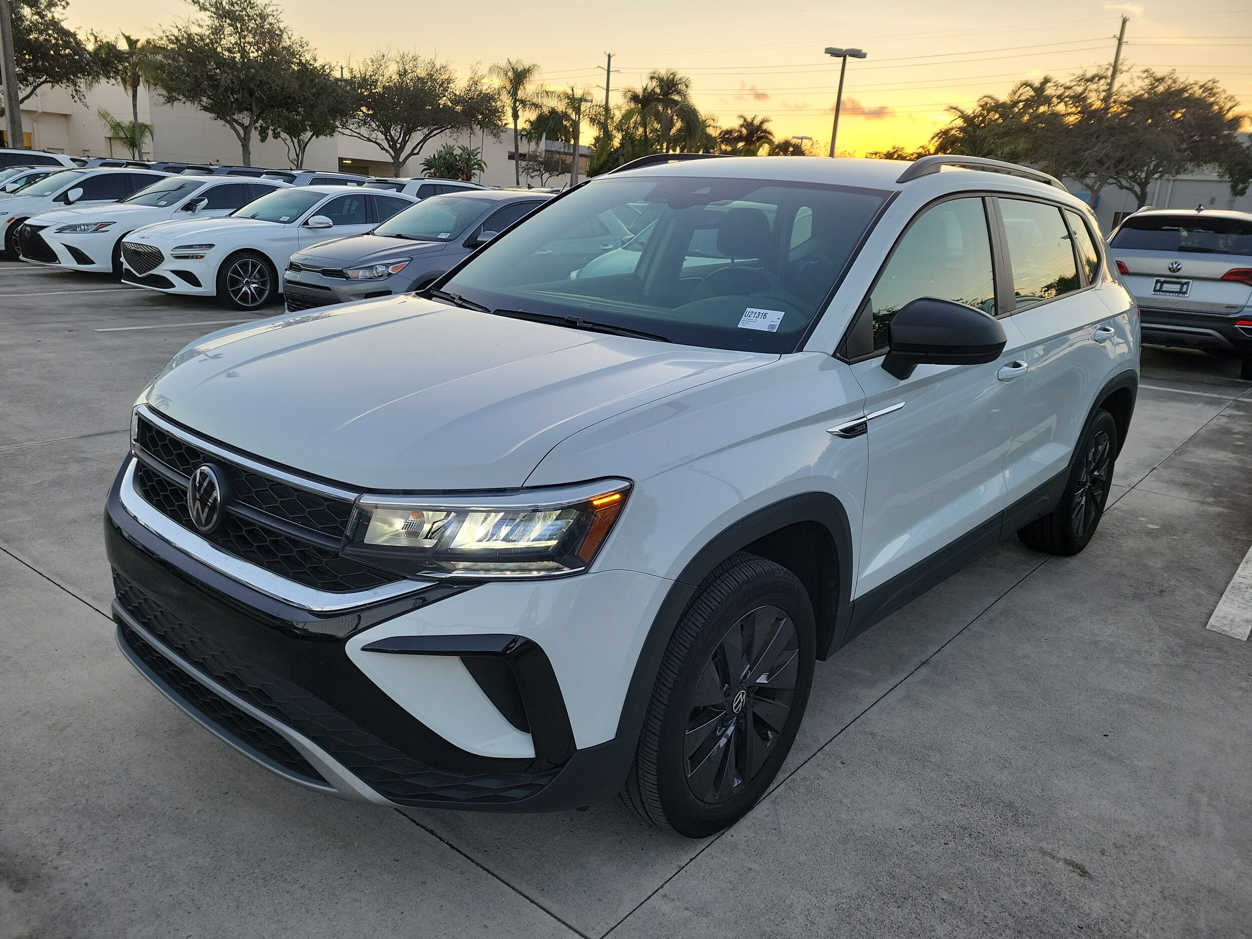 2023 Volkswagen Taos S photo 2