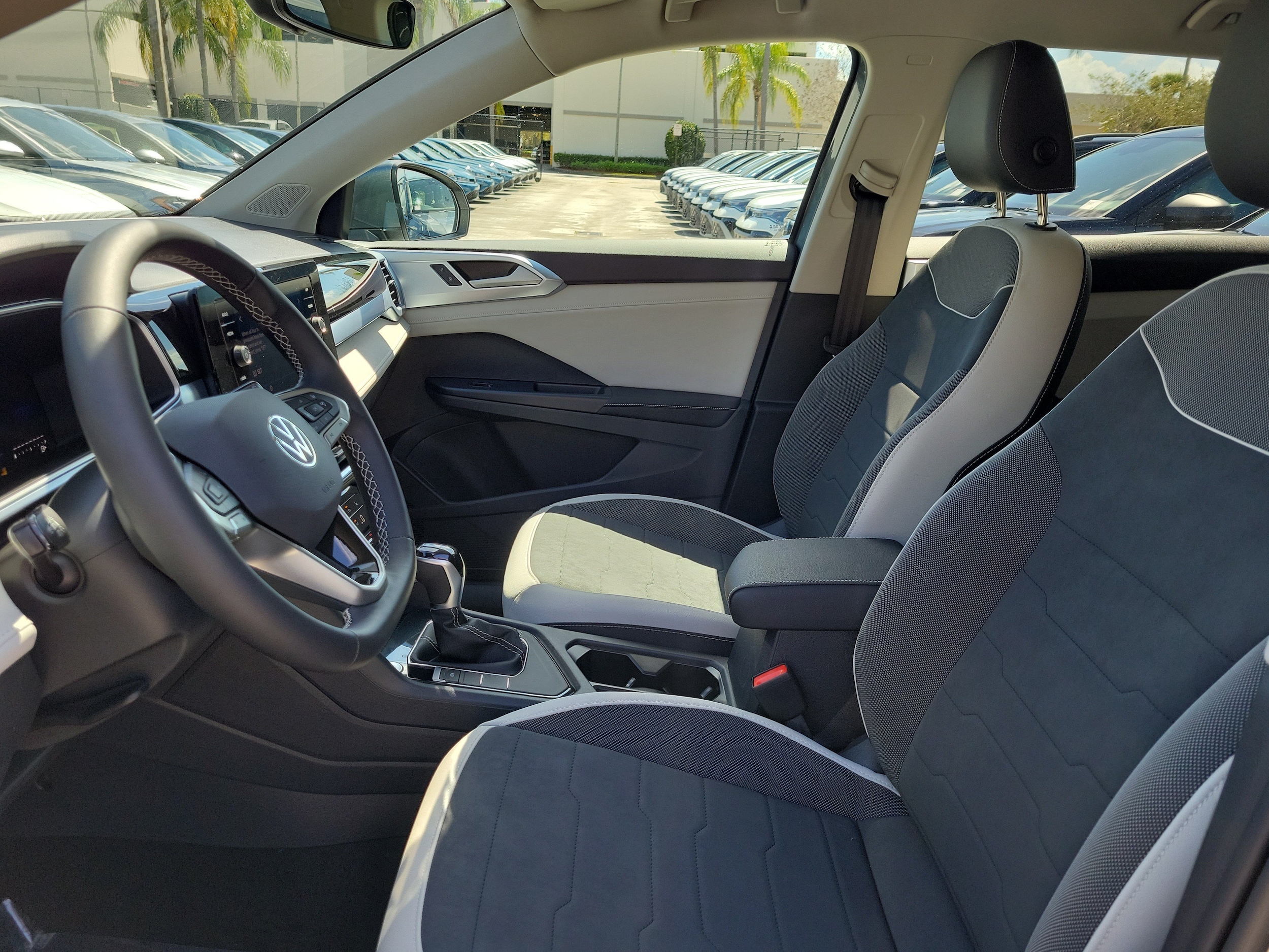 2026 Volkswagen Taos SE - Photo 13