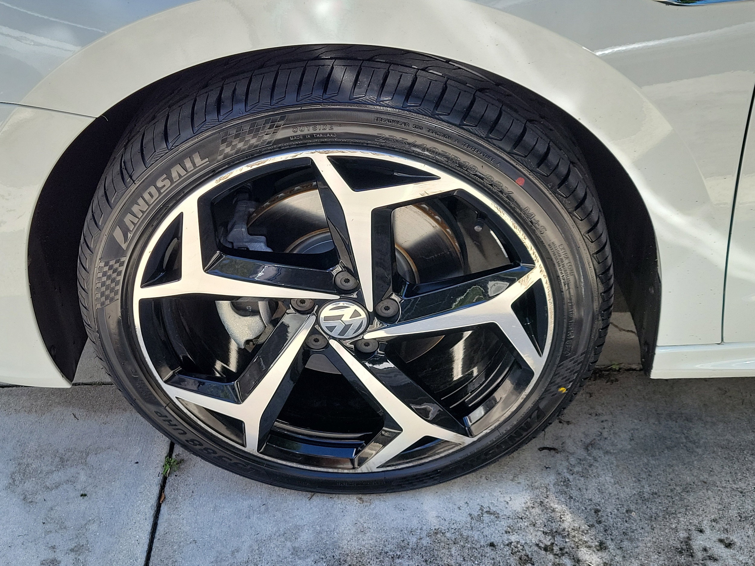 2022 Volkswagen Passat R-Line photo 4