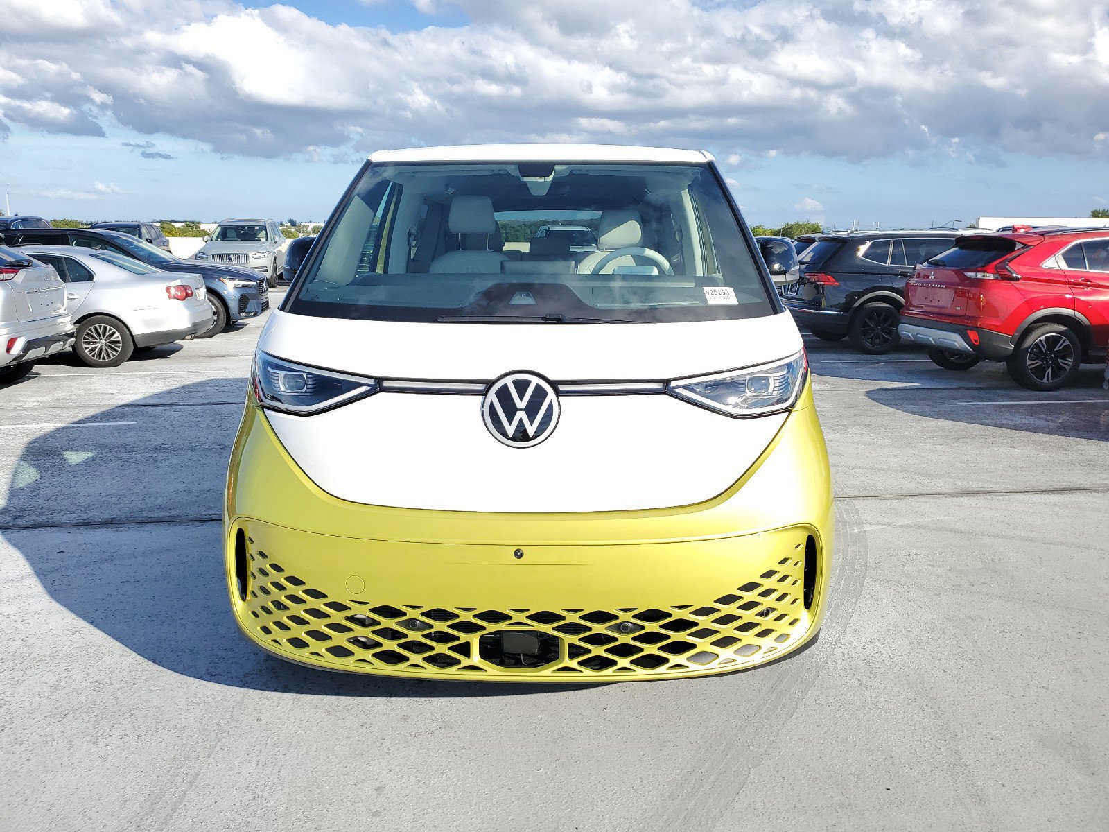 2025 Volkswagen ID. Buzz photo 2
