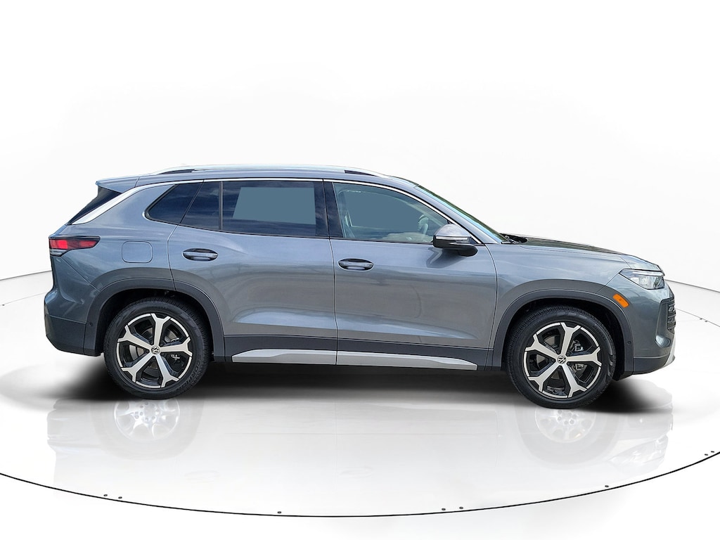 New 2026 Volkswagen Tiguan SE SUV
