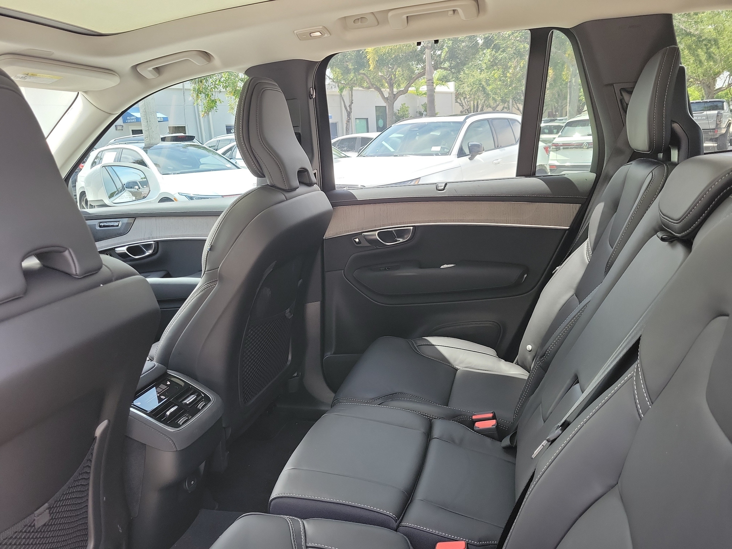 2025 Volvo XC90 Ultra - Photo 14