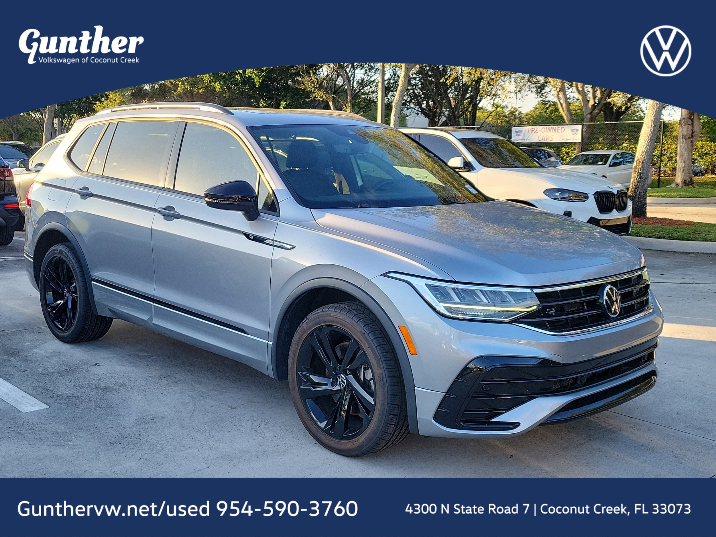 2023 Volkswagen Tiguan SE R-LINE BLACK's photo