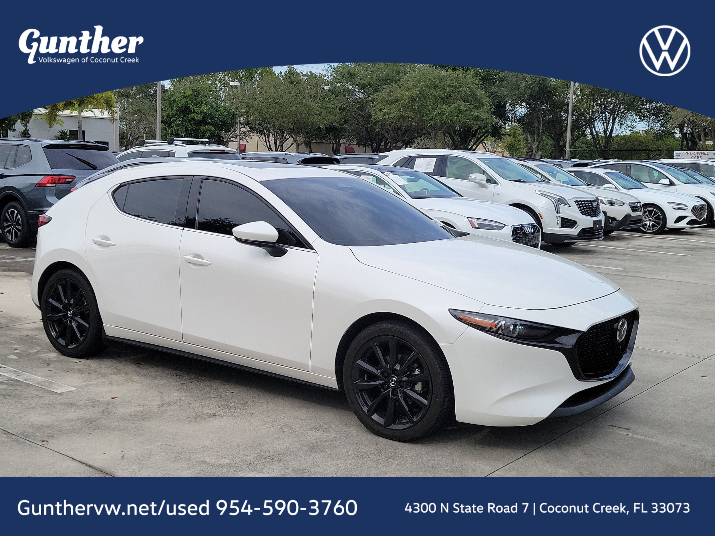 2025 Mazda Mazda3 Premium's photo