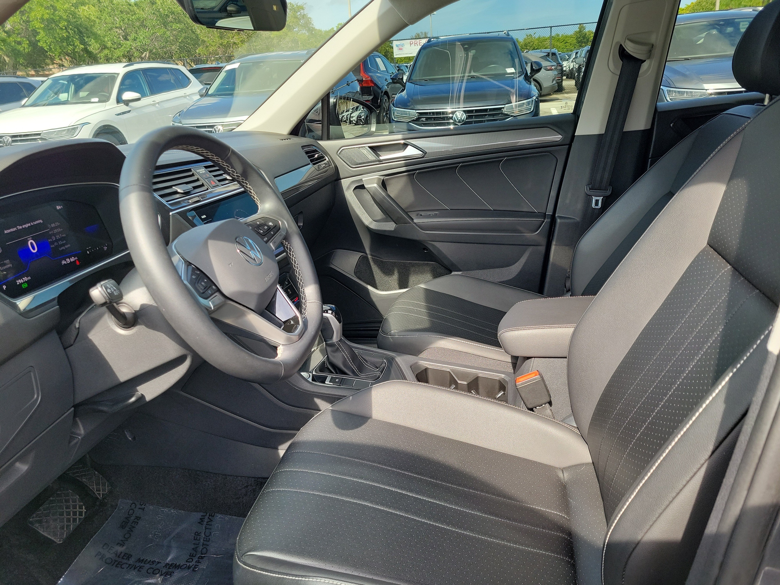 2024 Volkswagen Tiguan SE - Photo 13