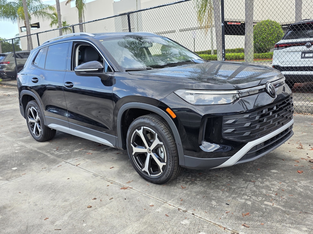 New 2026 Volkswagen Tiguan SE SUV