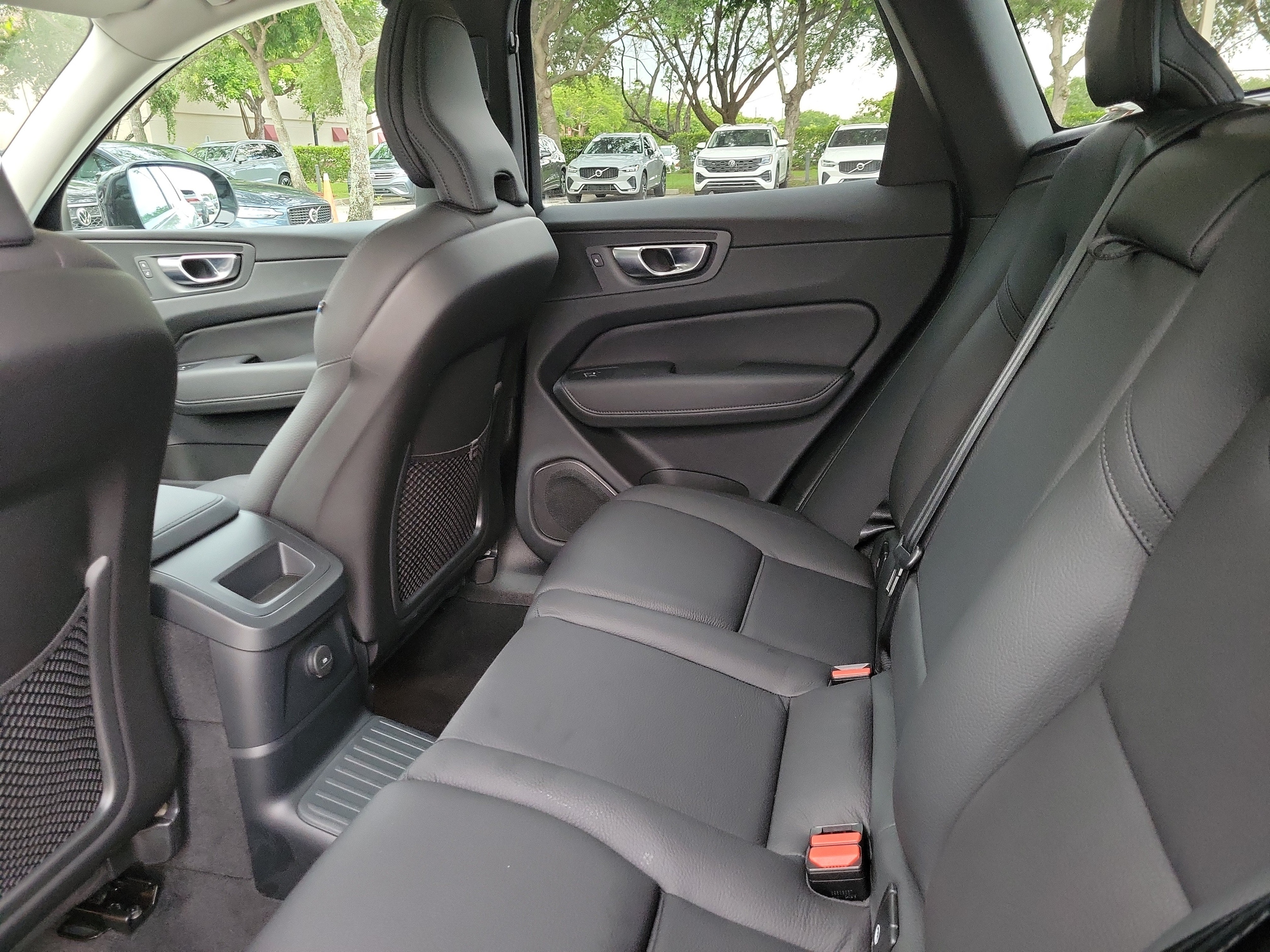 2024 Volvo XC60 Plus - Photo 13