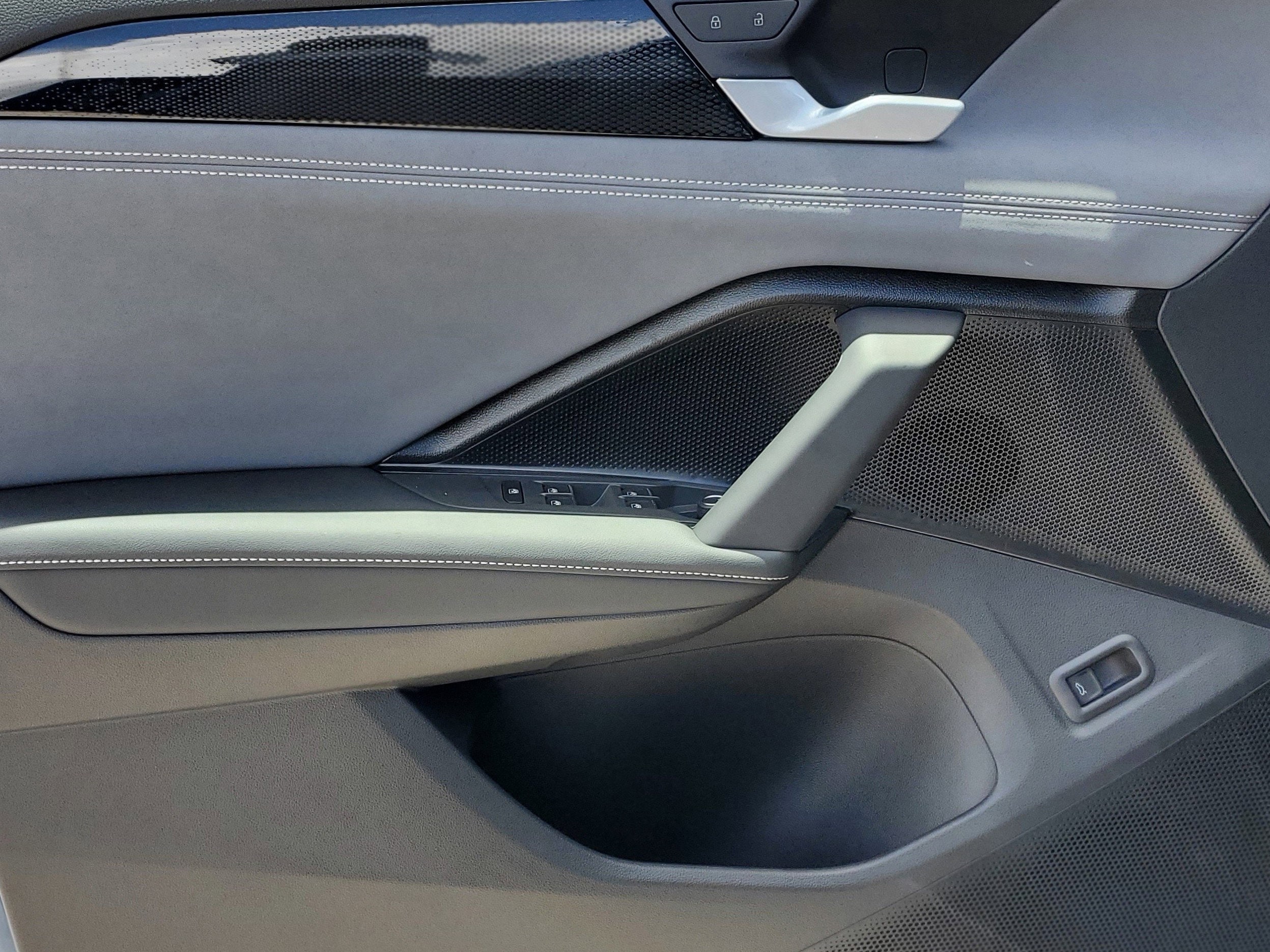 2026 Volkswagen Tiguan SE - Photo 11