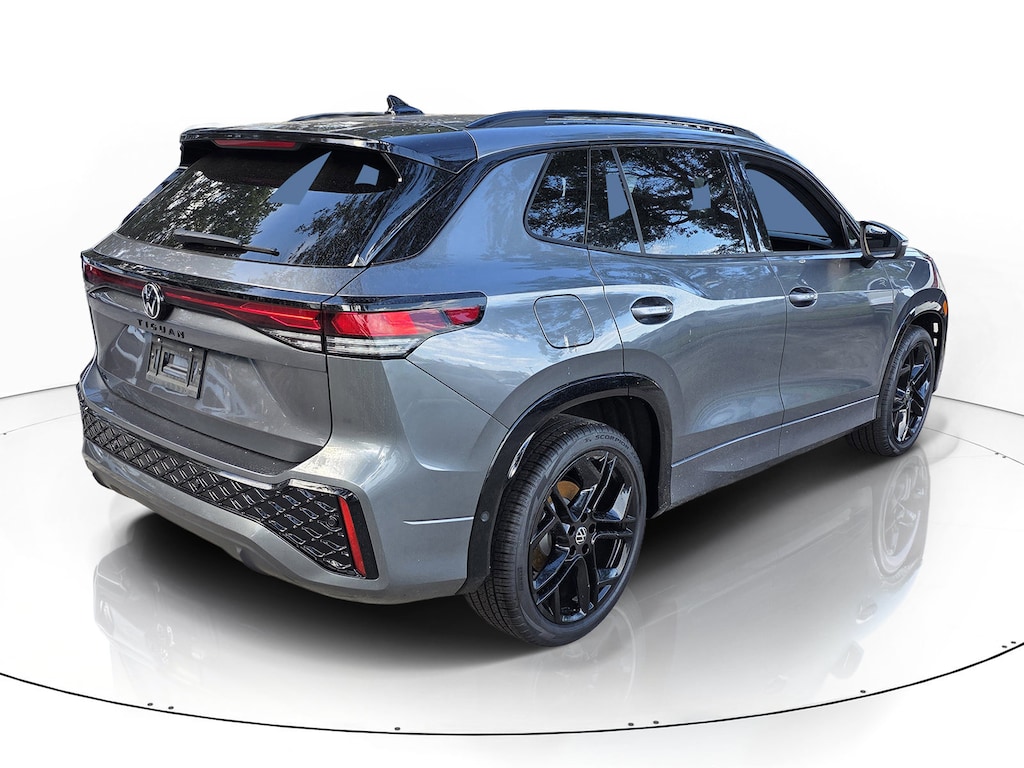 New 2026 Volkswagen Tiguan 2.0T SE R-Line Black SUV