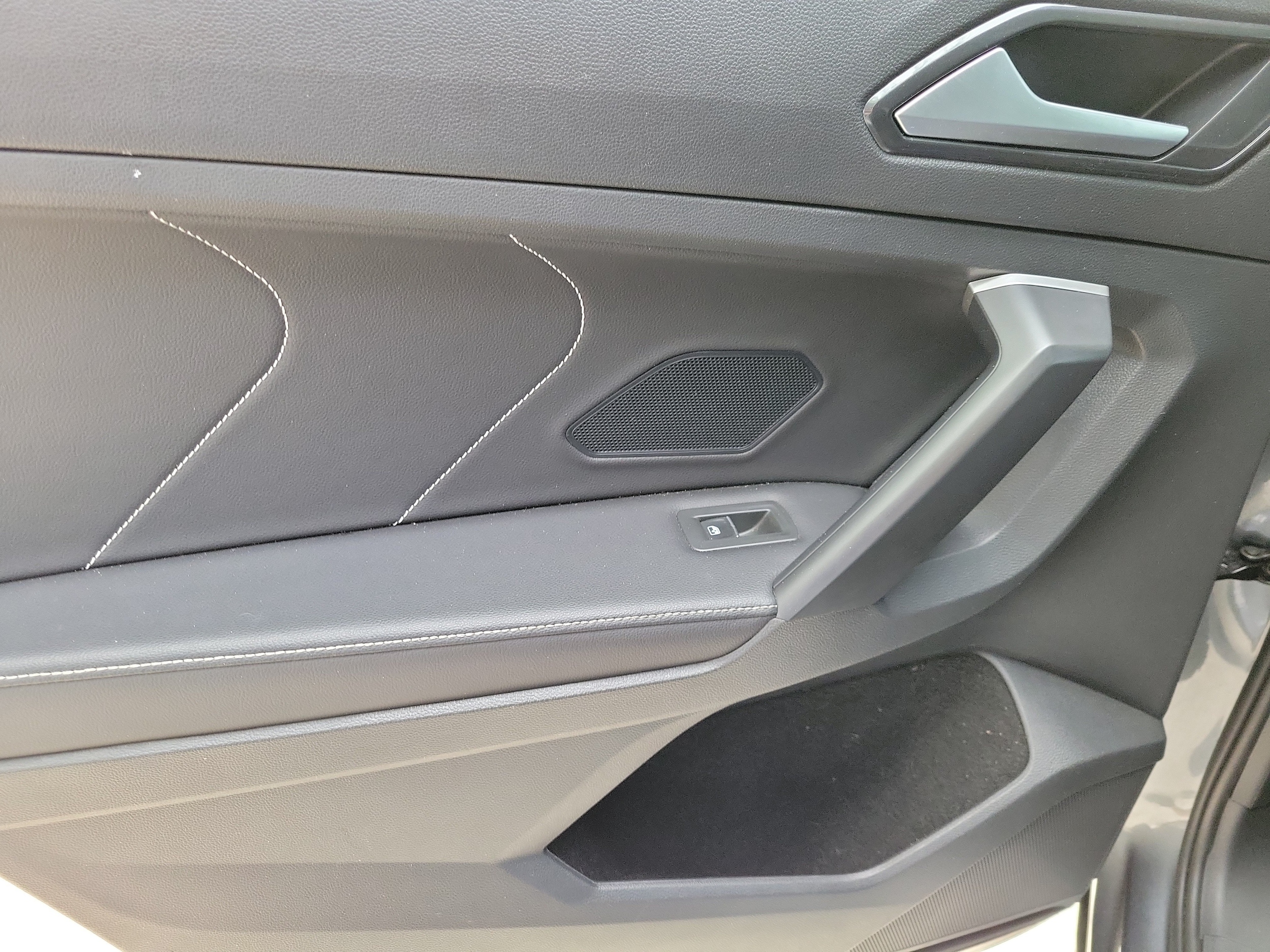 2024 Volkswagen Tiguan SE - Photo 15