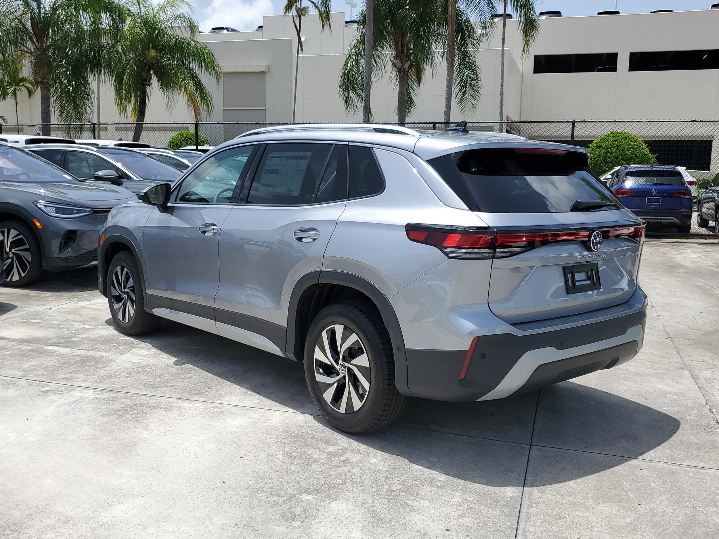 2025 Volkswagen Tiguan S photo 4