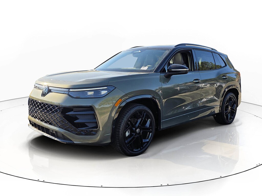 New 2026 Volkswagen Tiguan 2.0T SE R-Line Black SUV