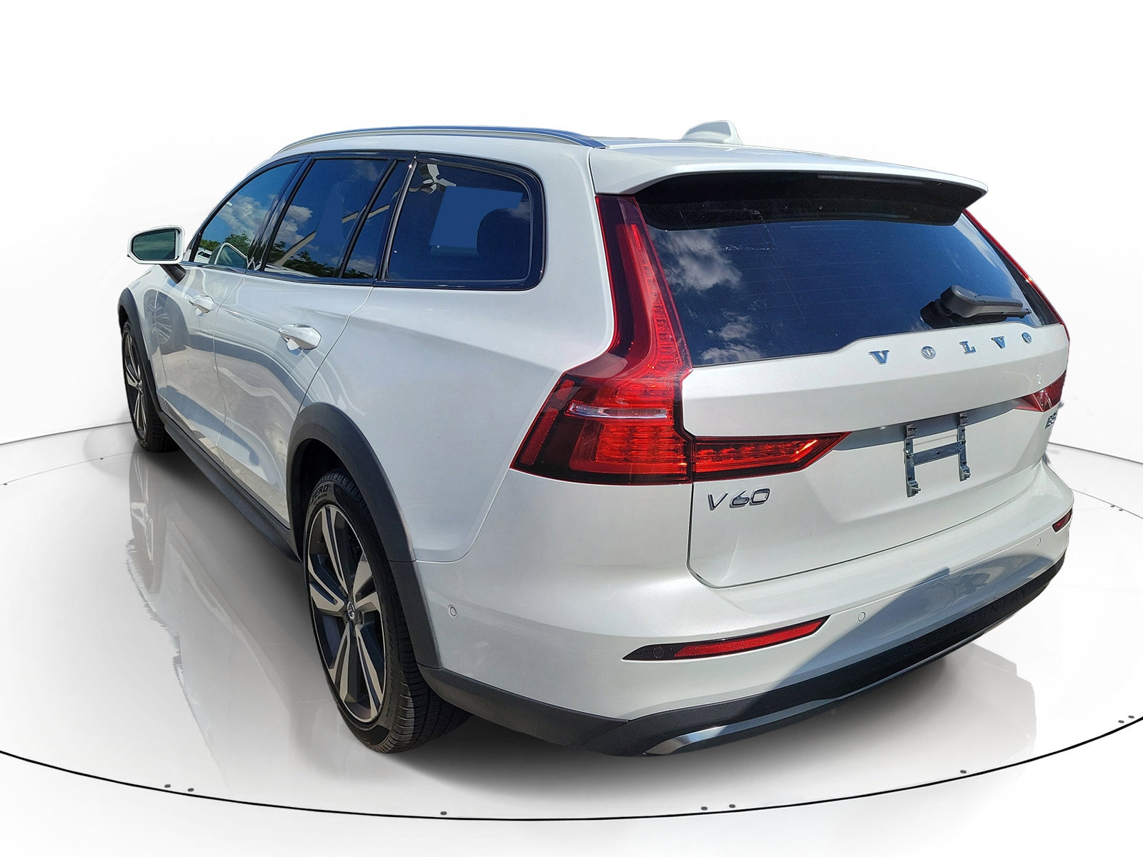2025 Volvo V60 Cross Country Plus - Photo 6
