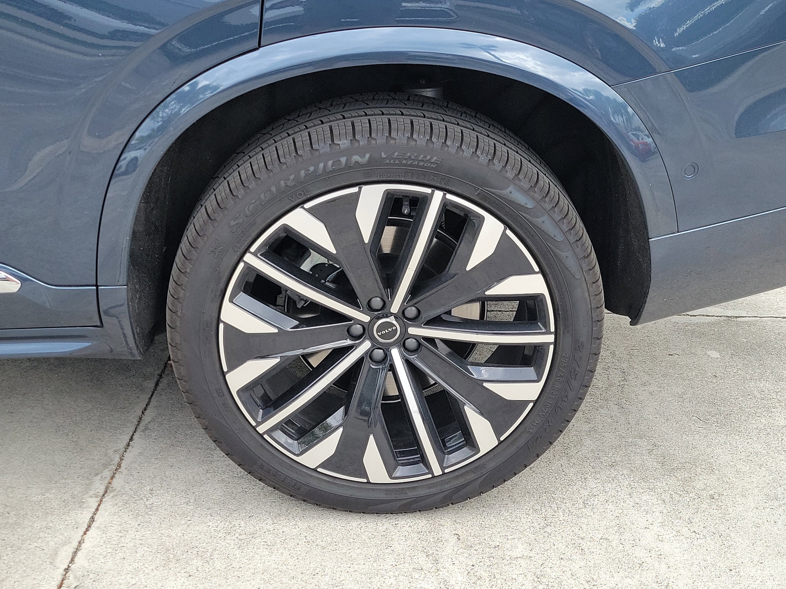 2026 Volvo XC90 Plus - Photo 6