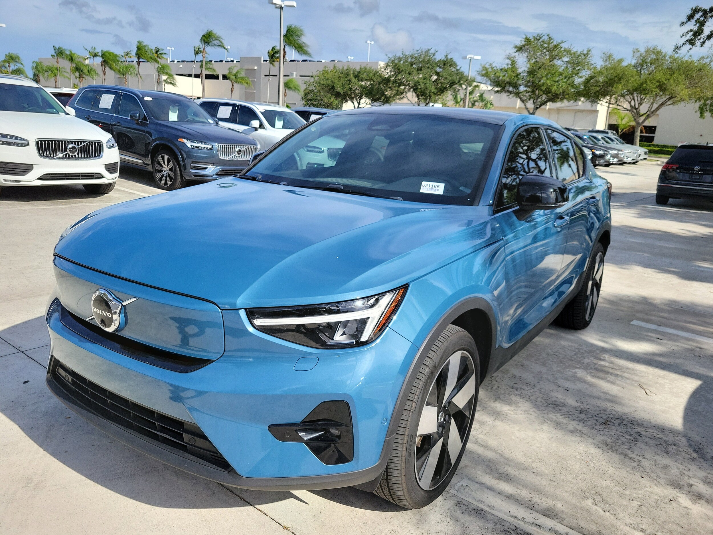 2023 Volvo C40 Recharge Ultimate photo 3