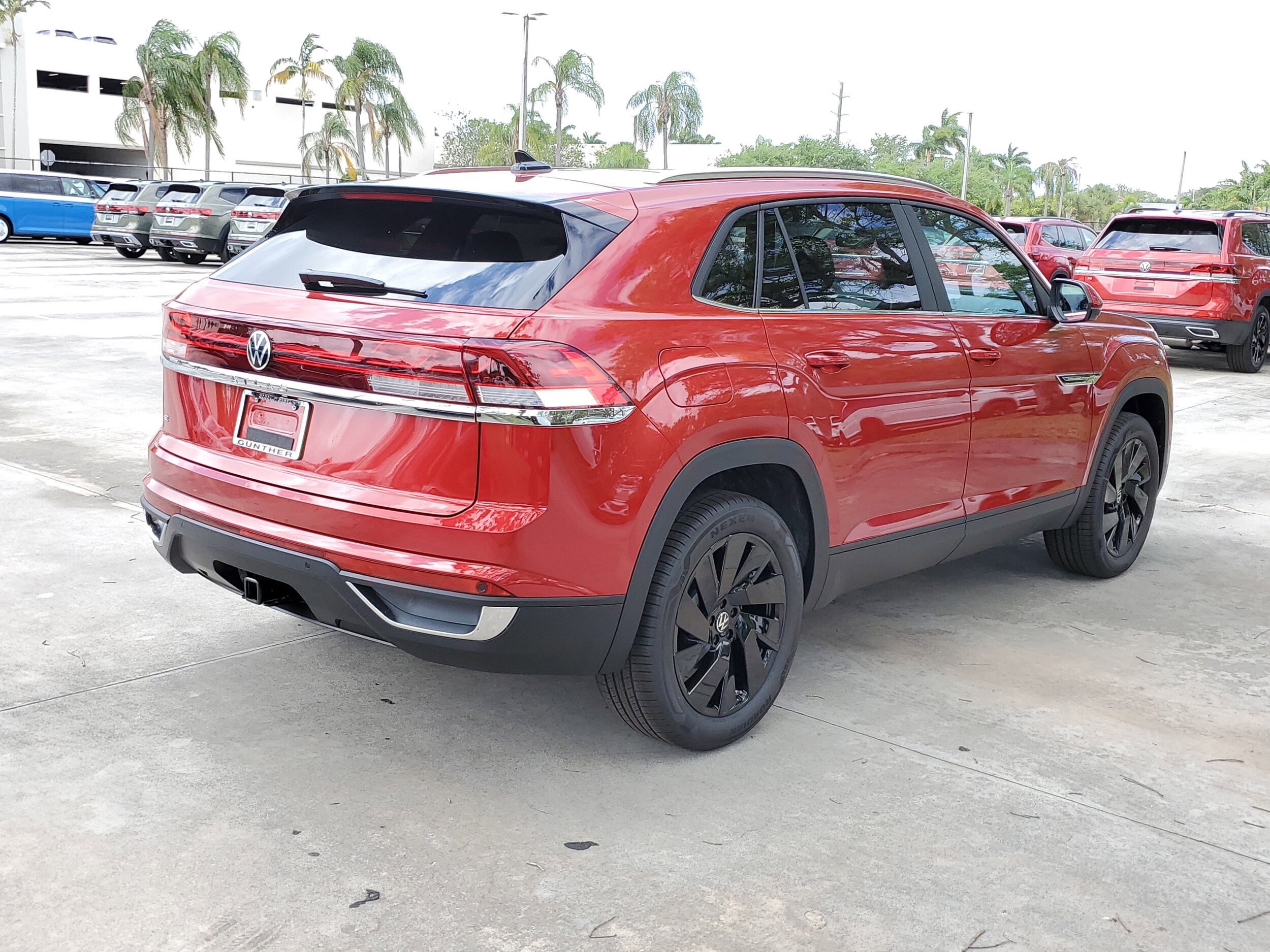 2025 Volkswagen Atlas Cross Sport SE Technology photo 3