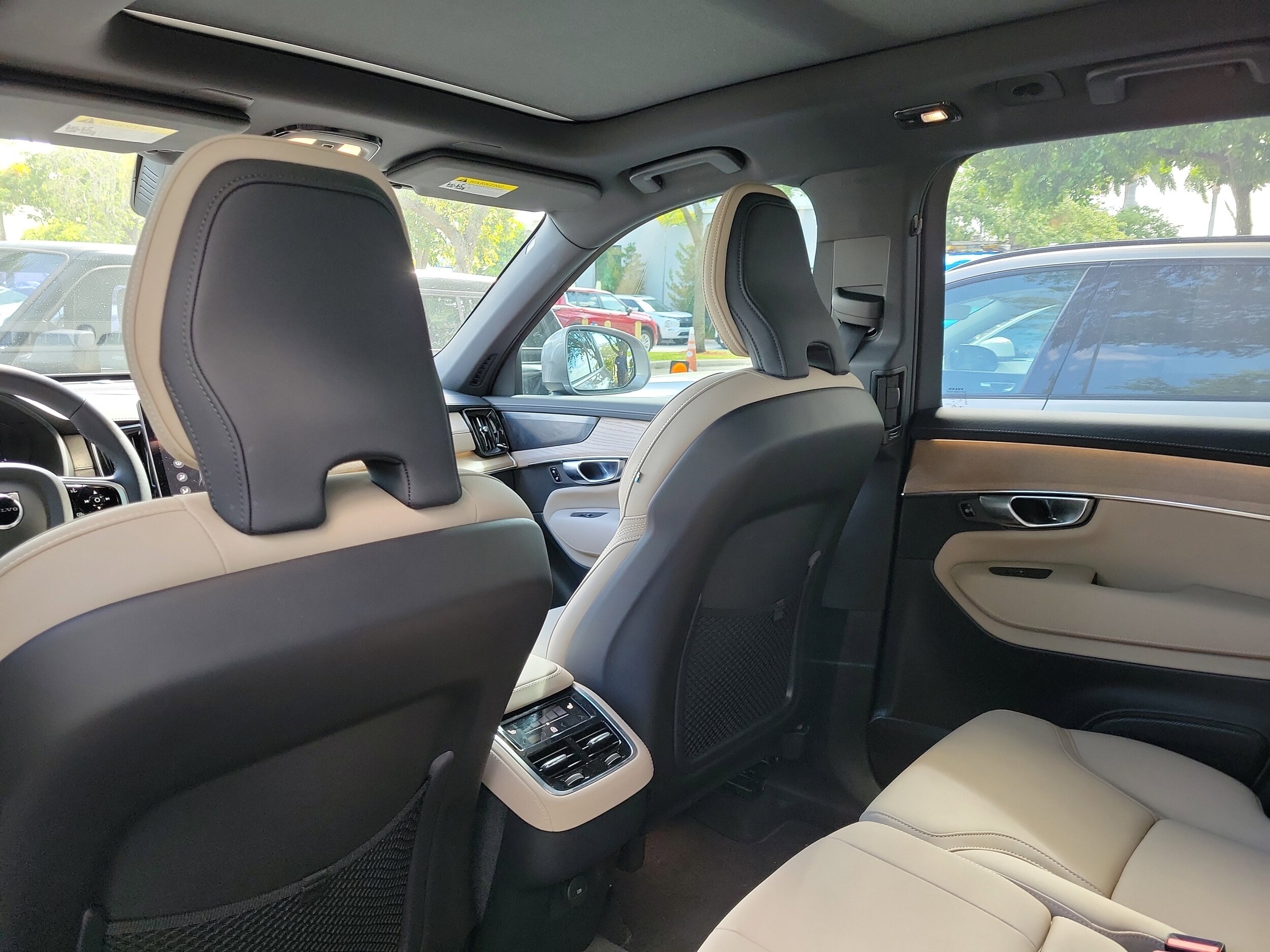 2026 Volvo XC90 Plus - Photo 12