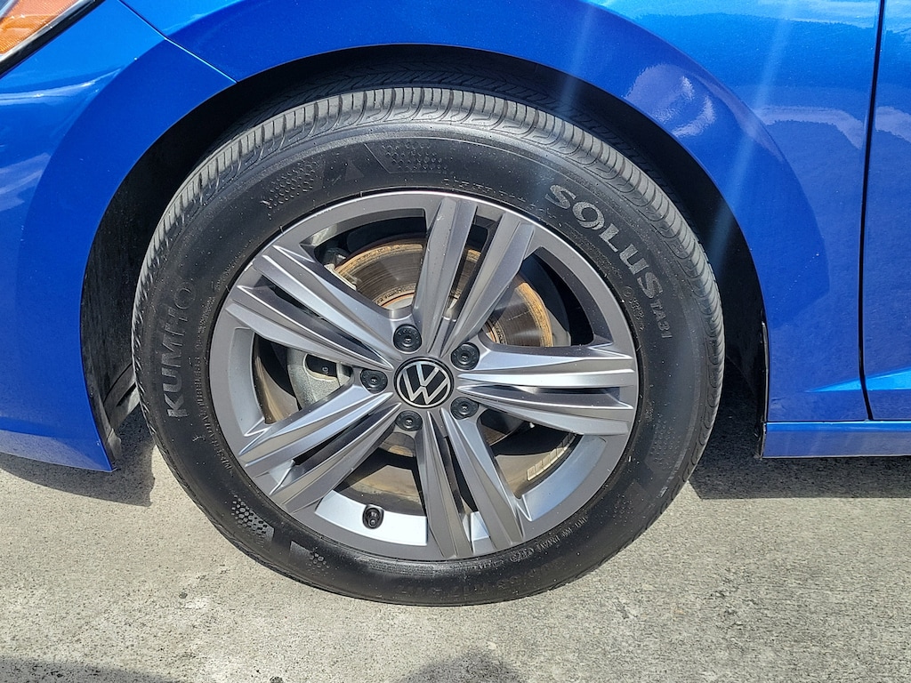 Used 2024 Volkswagen Jetta 1.5T SE Sedan