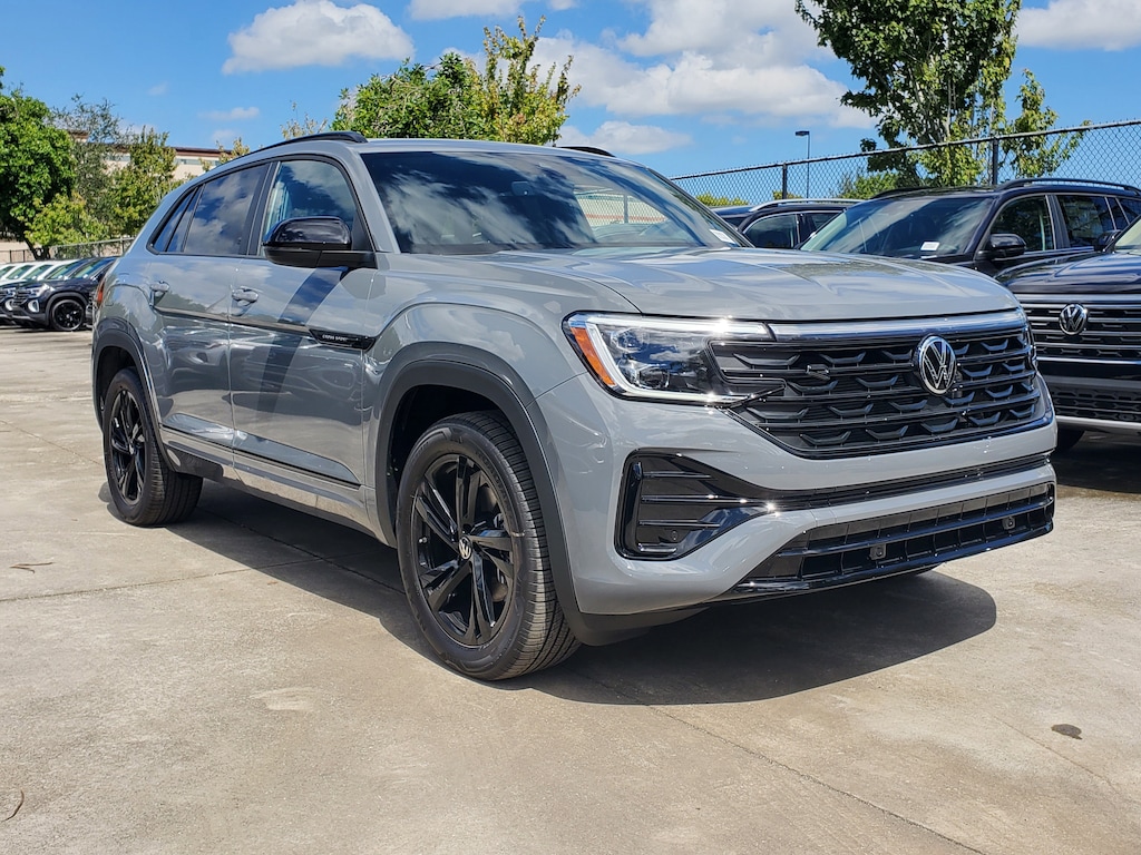 New 2026 Volkswagen Atlas Cross Sport 2.0T SEL R-Line Black SUV
