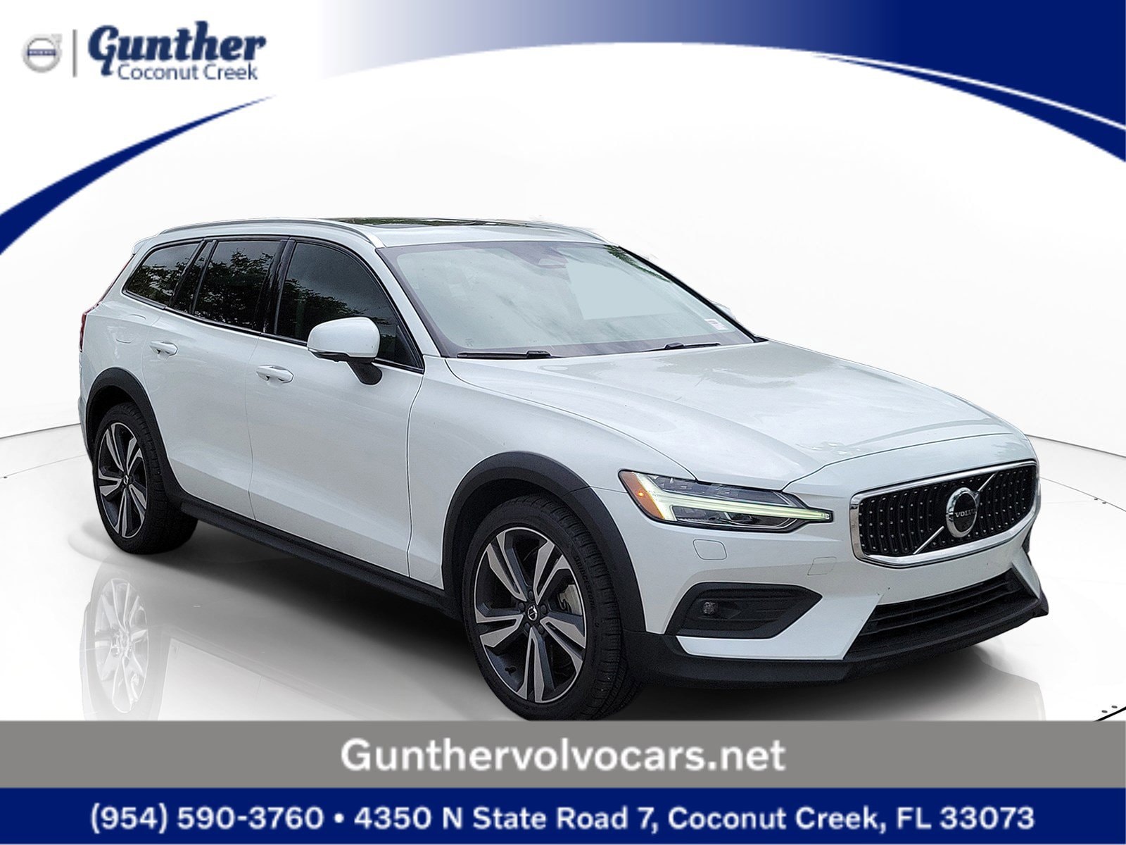 2023 Volvo V60 Cross Country B5 Plus AWD's photo