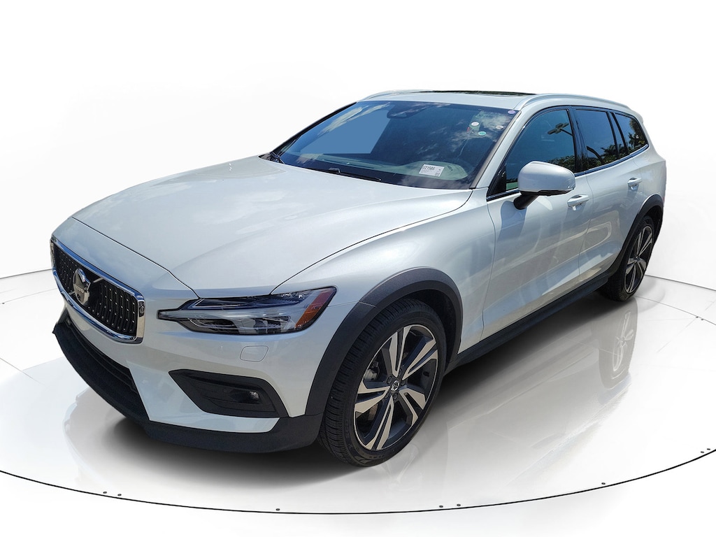 Used 2025 Volvo V60 Cross Country B5 Plus Wagon