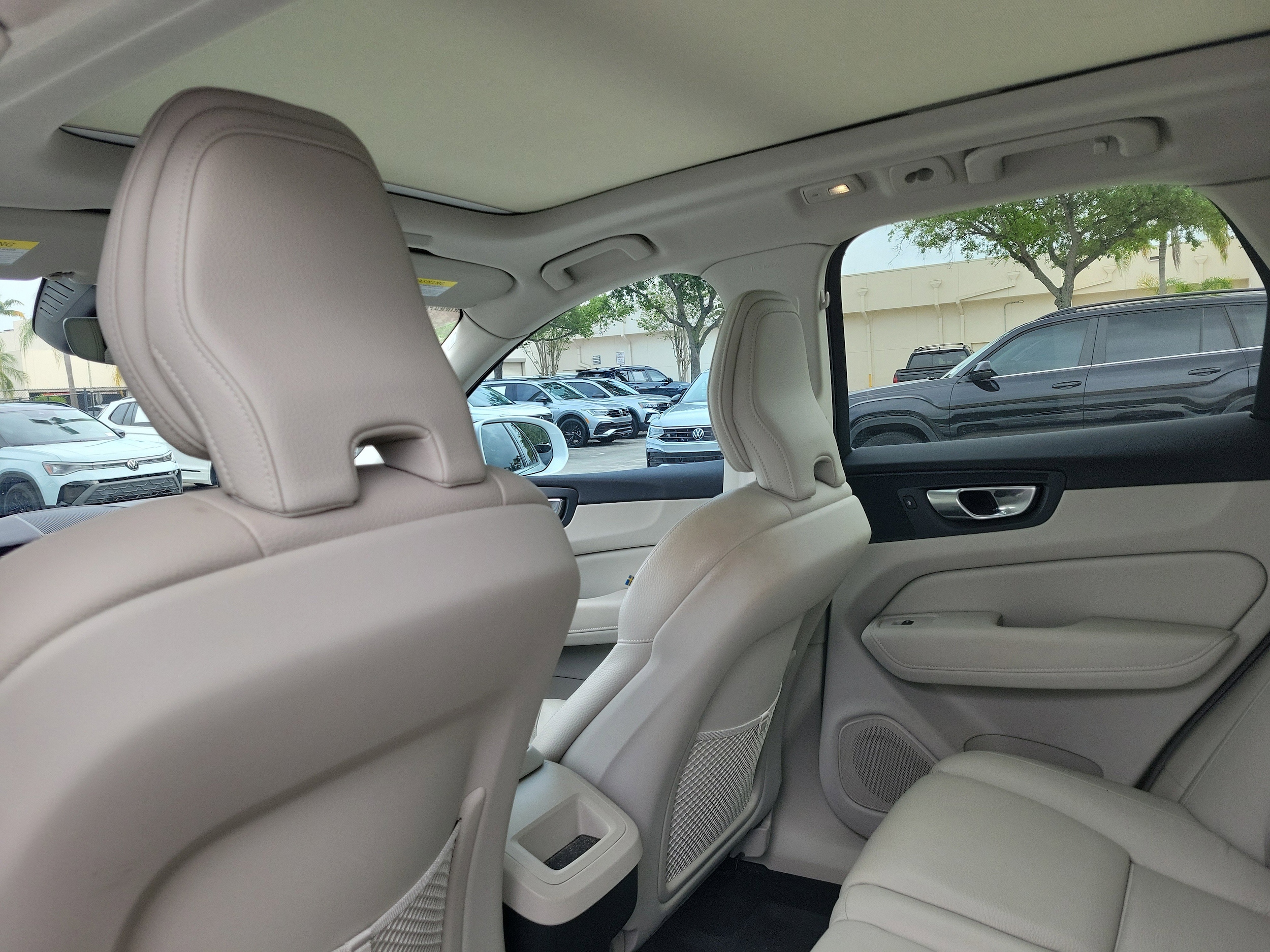 2023 Volvo XC60 Plus - Photo 13