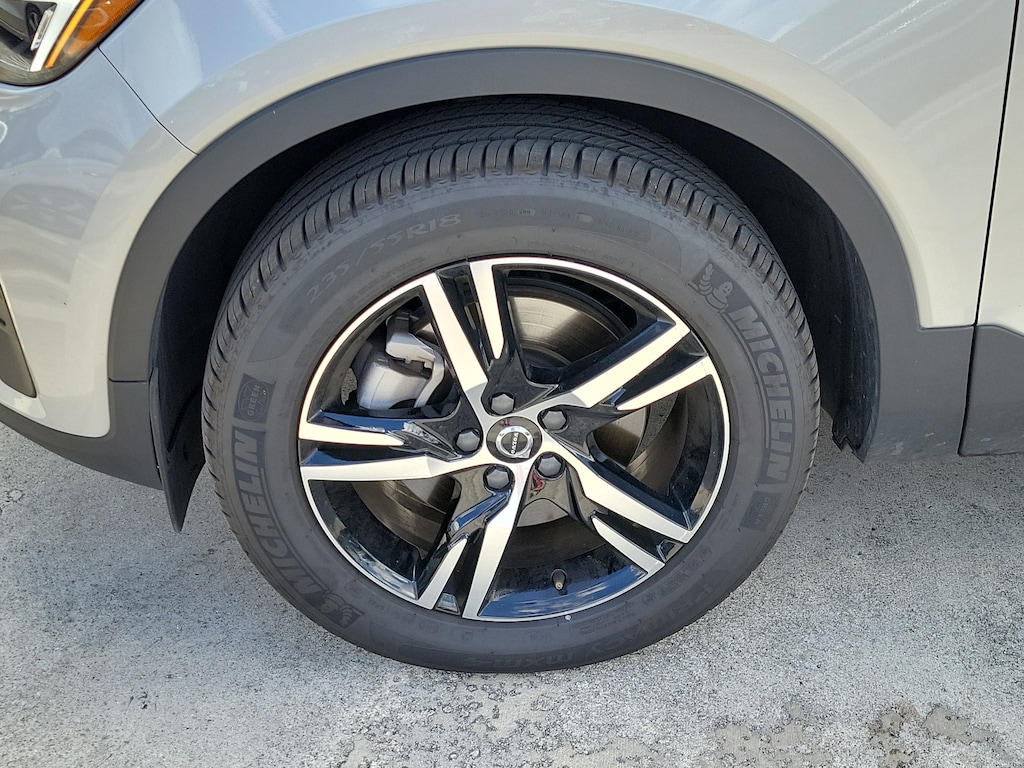 Used 2025 Volvo XC40 B5 Core Bright Theme SUV