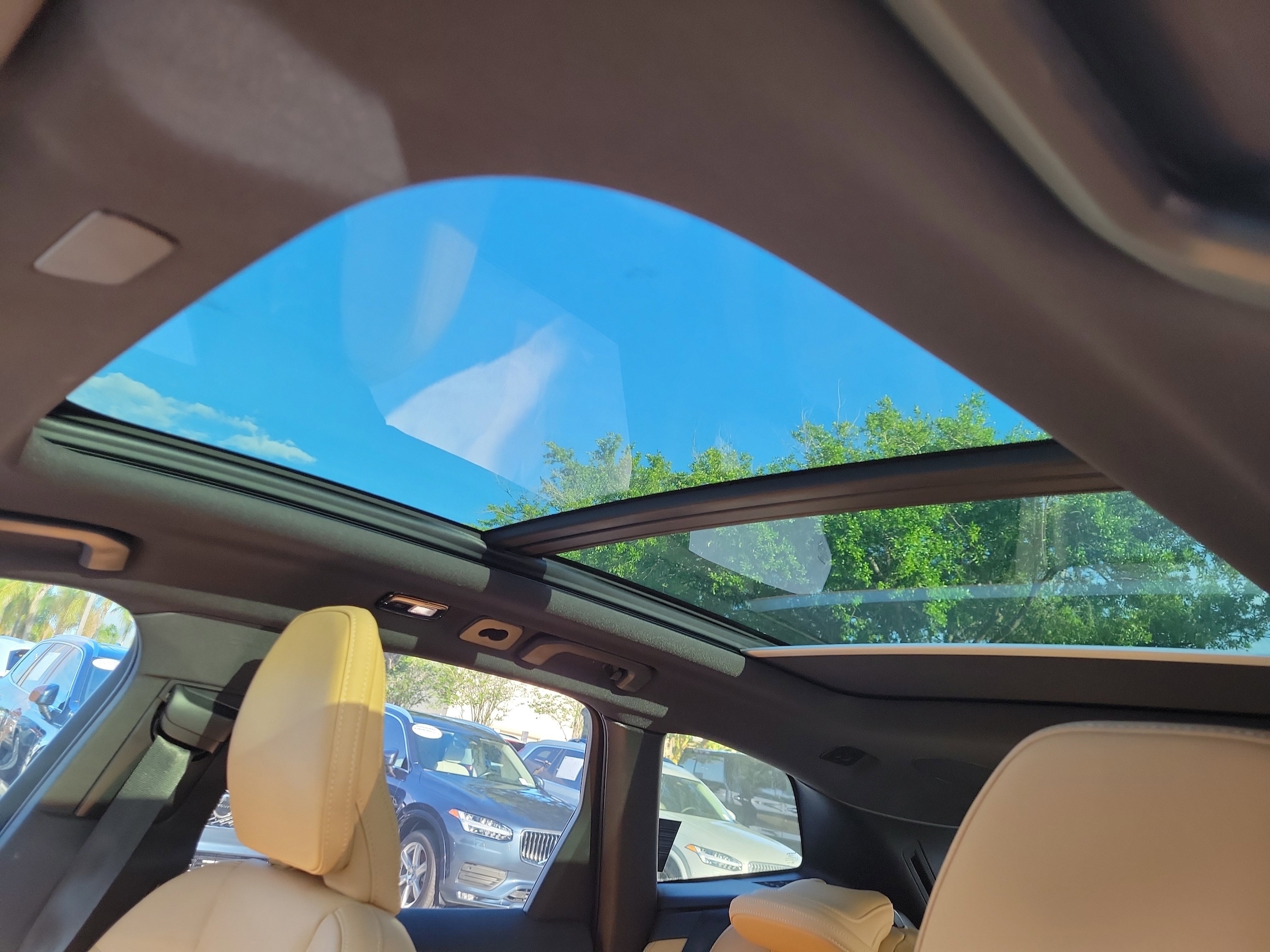 2023 Volvo XC60 Ultimate - Photo 17
