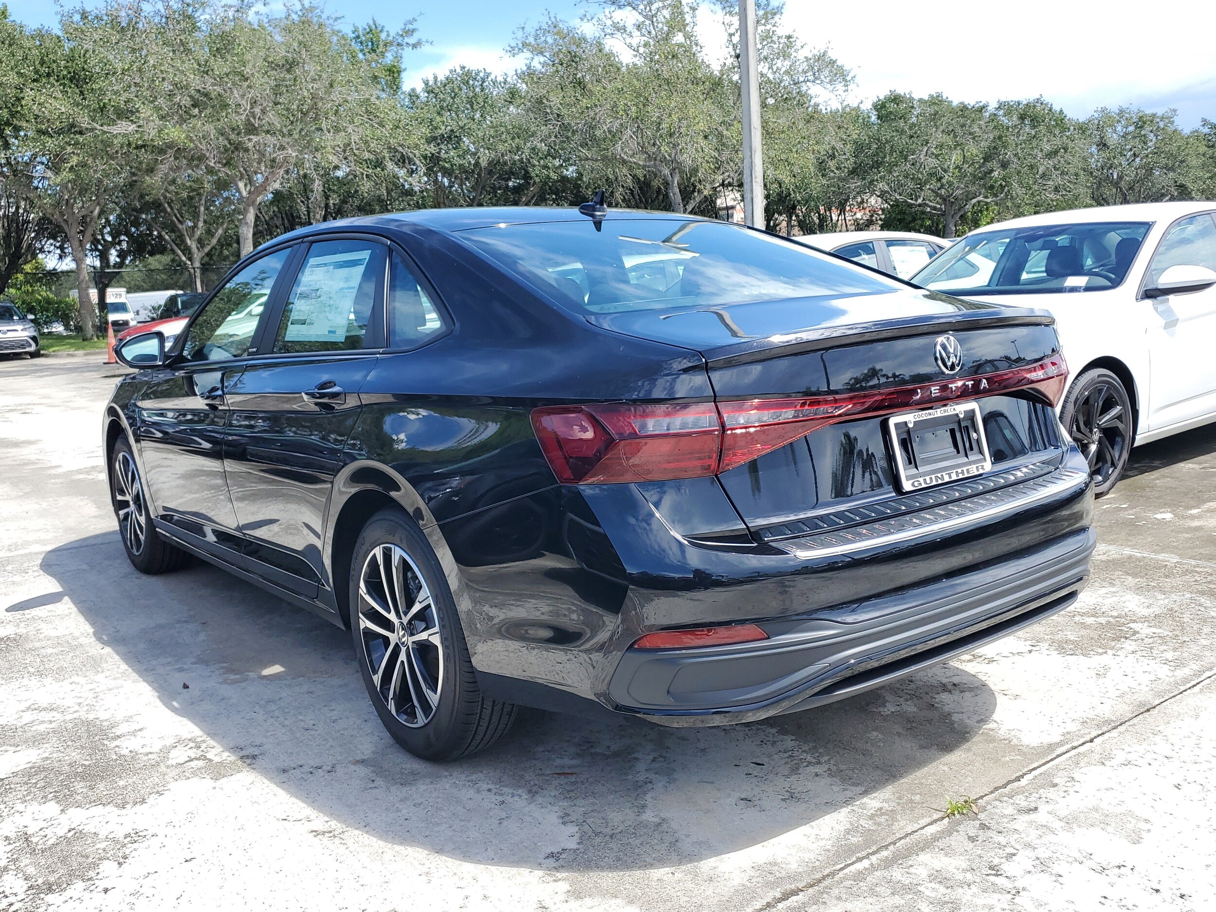 2026 Volkswagen Jetta Sport photo 2