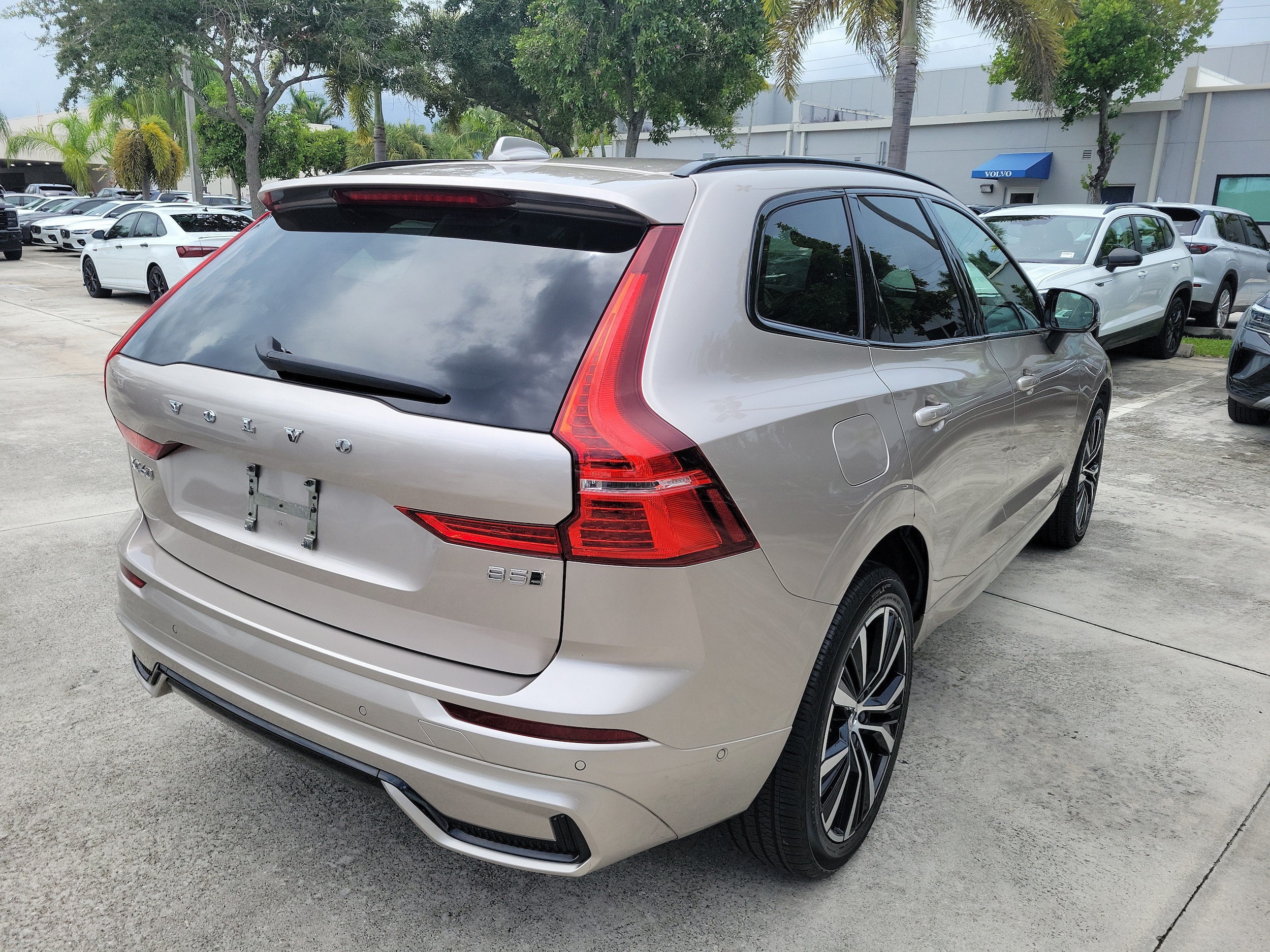 2024 Volvo XC60 Plus - Photo 9