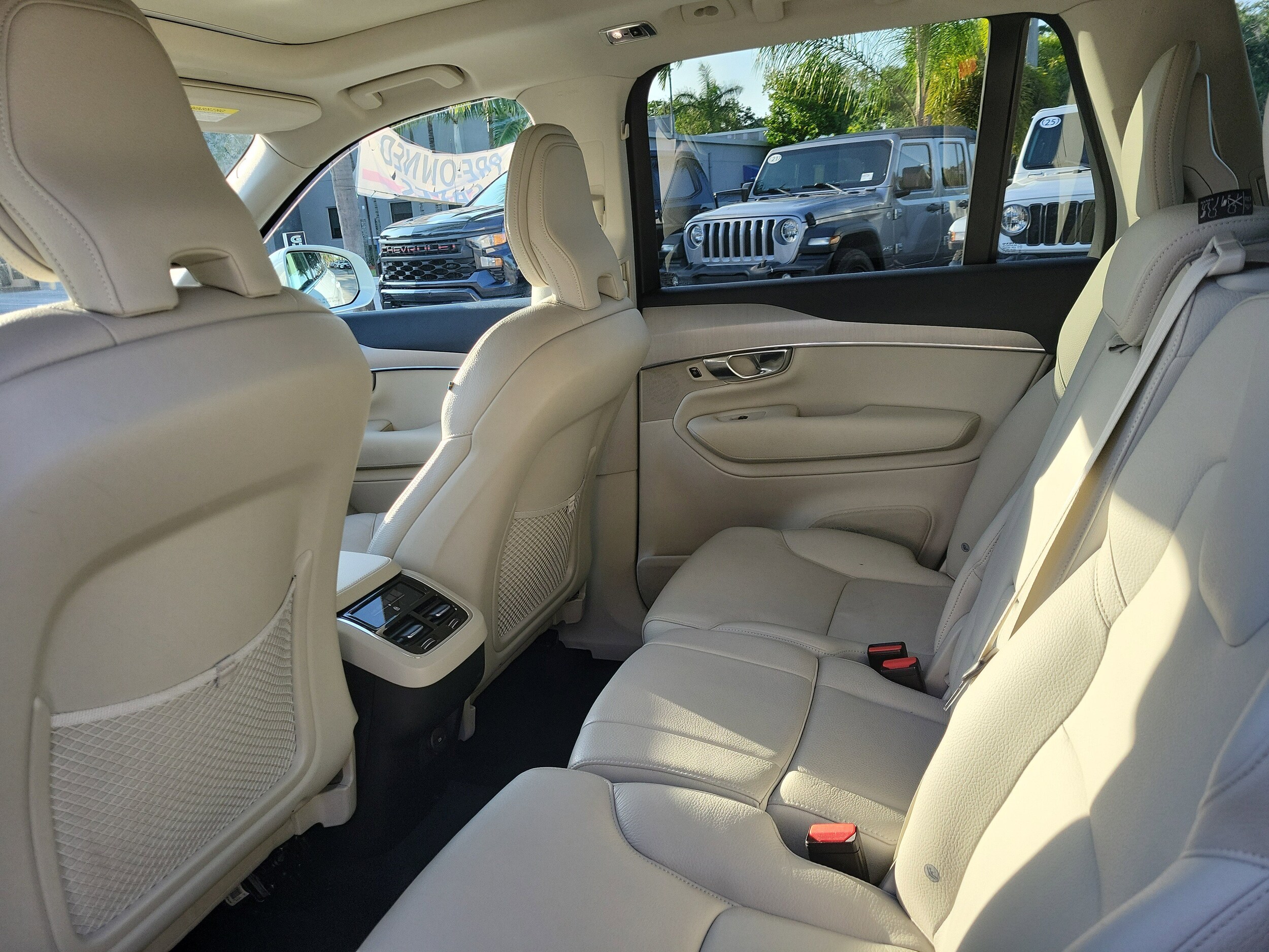 2022 Volvo XC90 Momentum - Photo 13