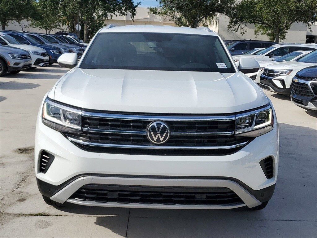 Used 2022 Volkswagen Atlas Cross Sport SE w/Tech with VIN 1V2WE2CA9NC205011 for sale in Coconut Creek, FL