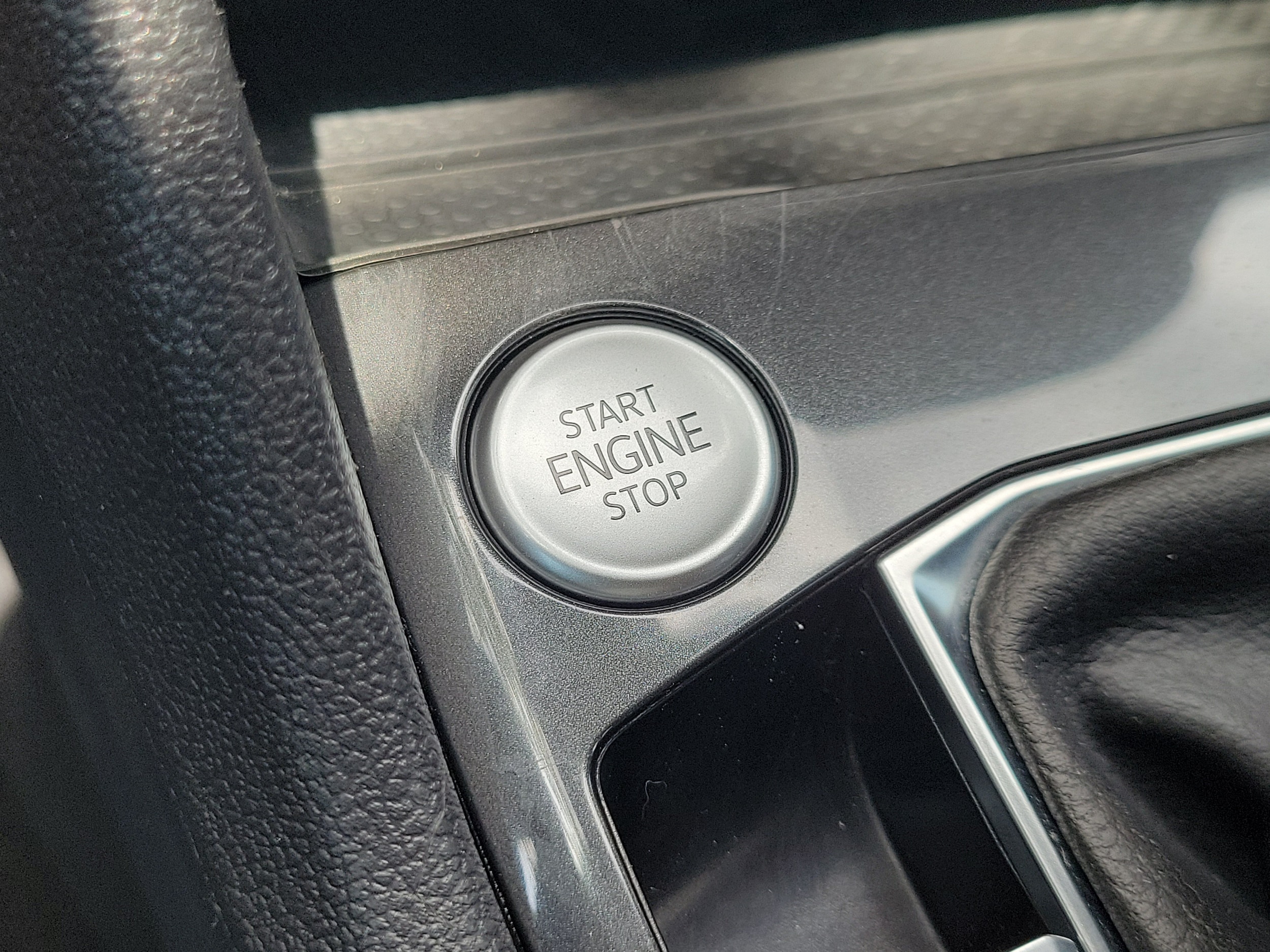 2023 Volkswagen Tiguan SE - Photo 27