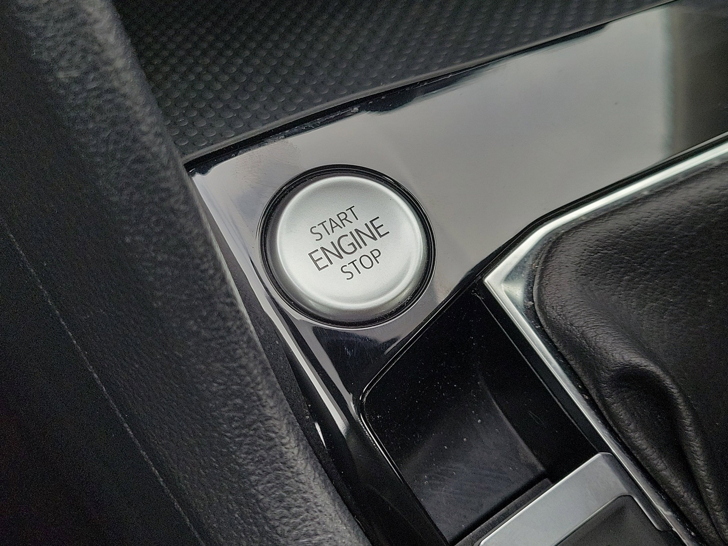 2024 Volkswagen Taos S - Photo 26