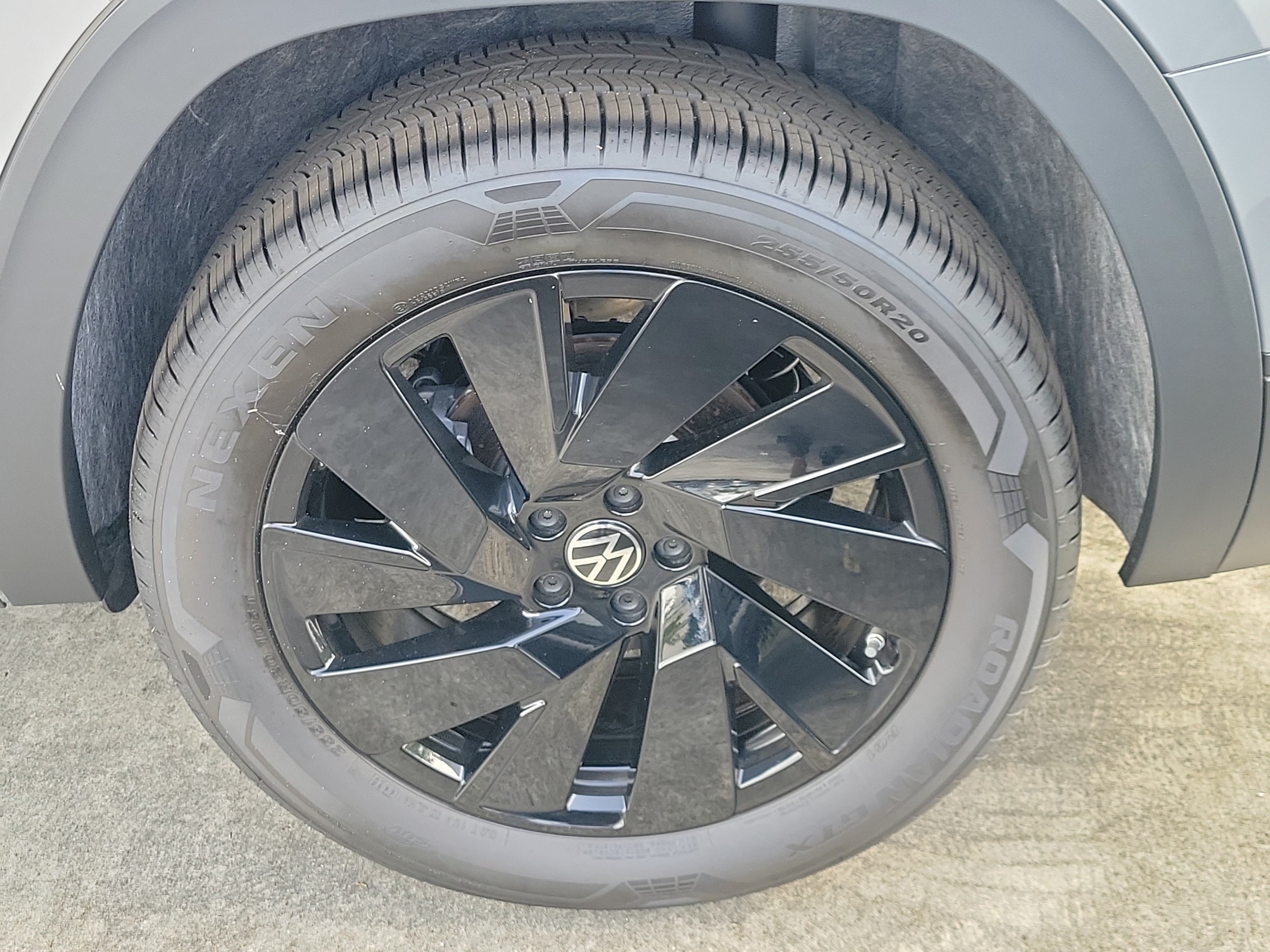 2026 Volkswagen Atlas SE w/Tech - Photo 7