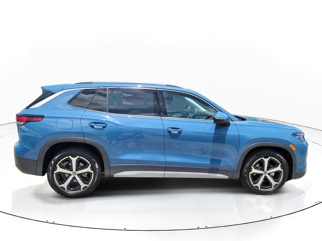 New 2026 Volkswagen Tiguan SE SUV