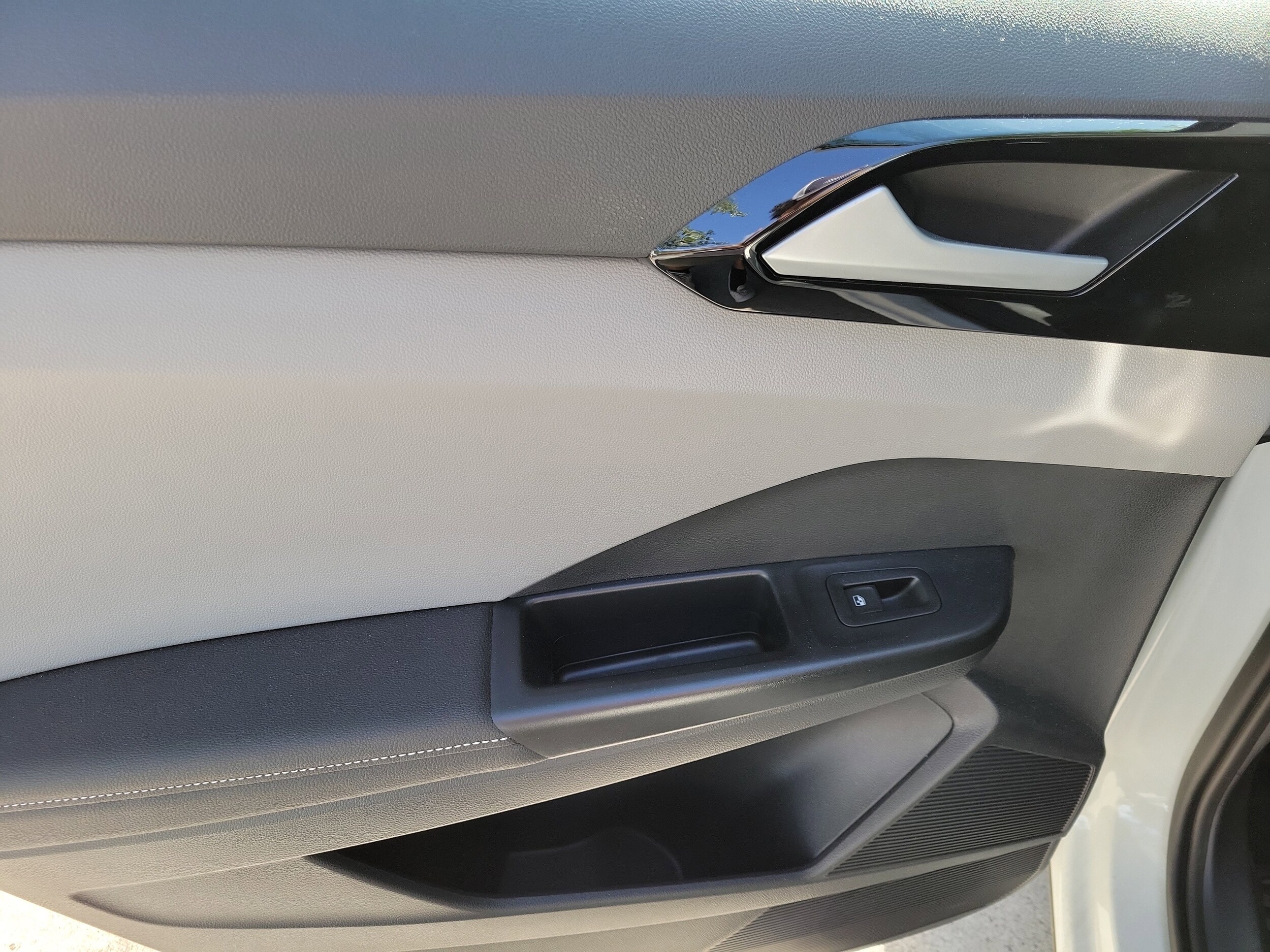 2024 Volkswagen Taos S - Photo 14