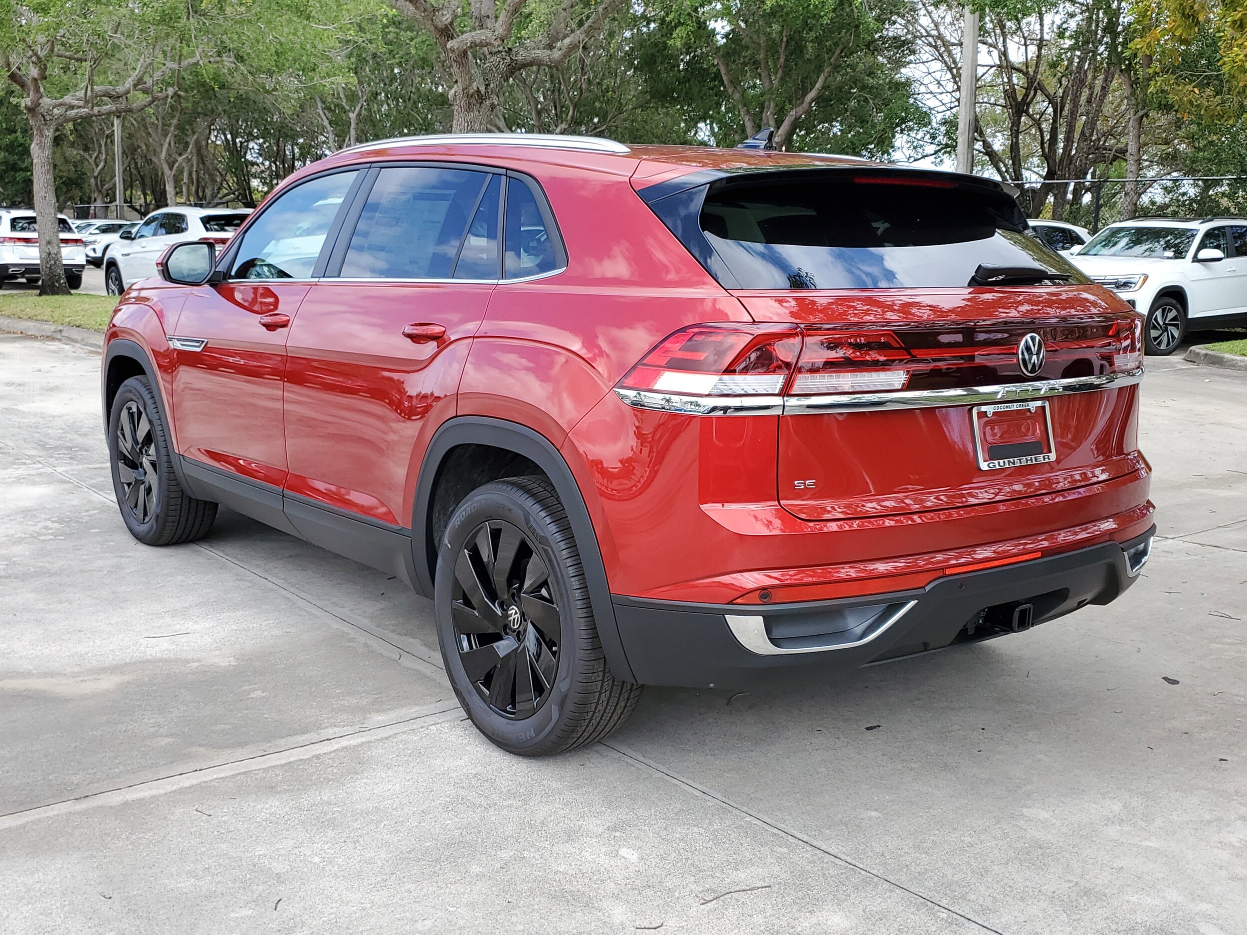 2025 Volkswagen Atlas Cross Sport SE Technology photo 4