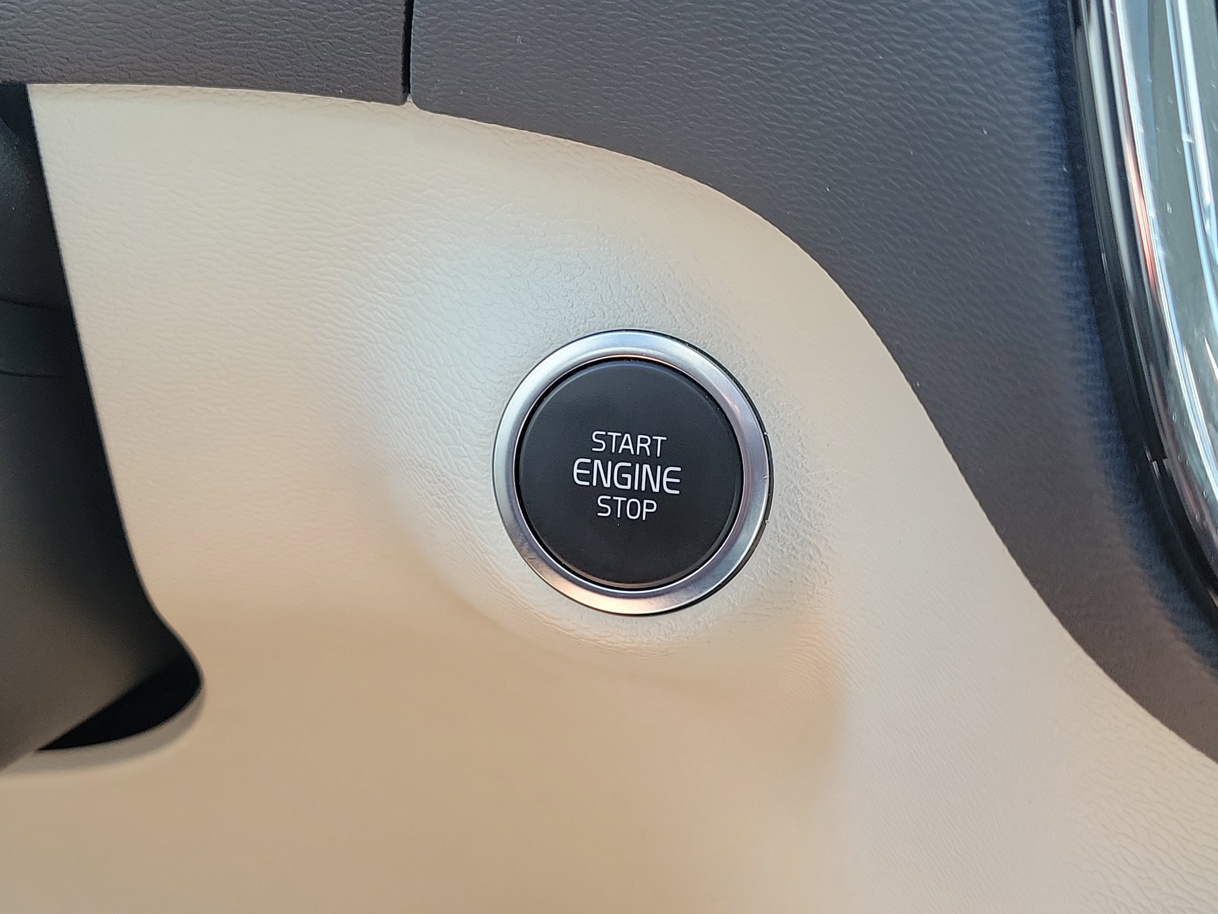 2024 Volvo XC40 Plus - Photo 31