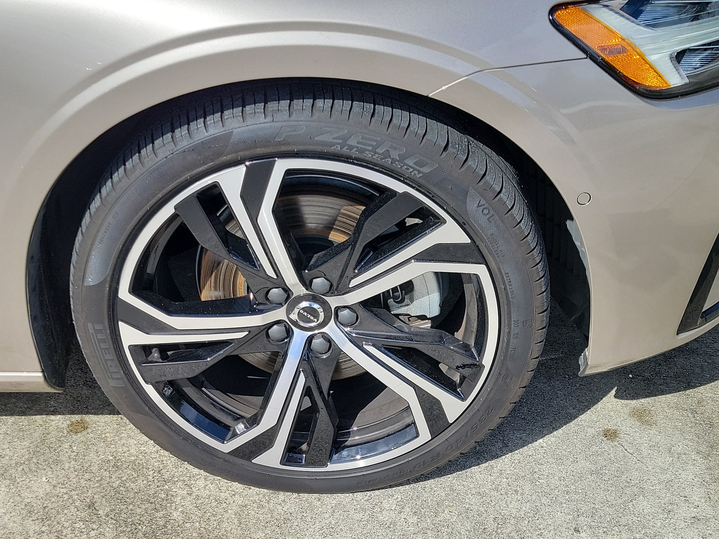 2024 Volvo S60 Plus - Photo 10