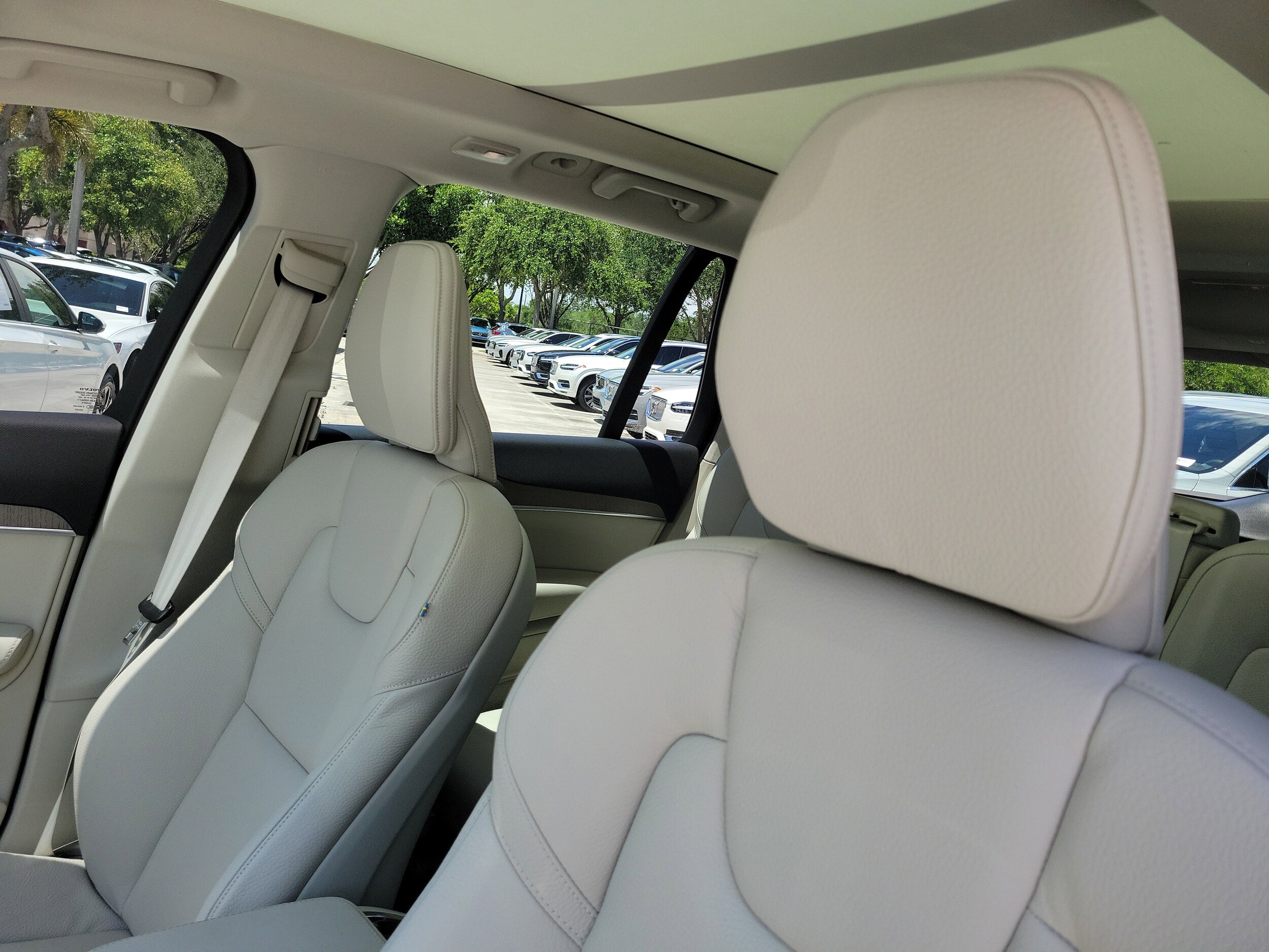 2025 Volvo XC90 Core - Photo 21